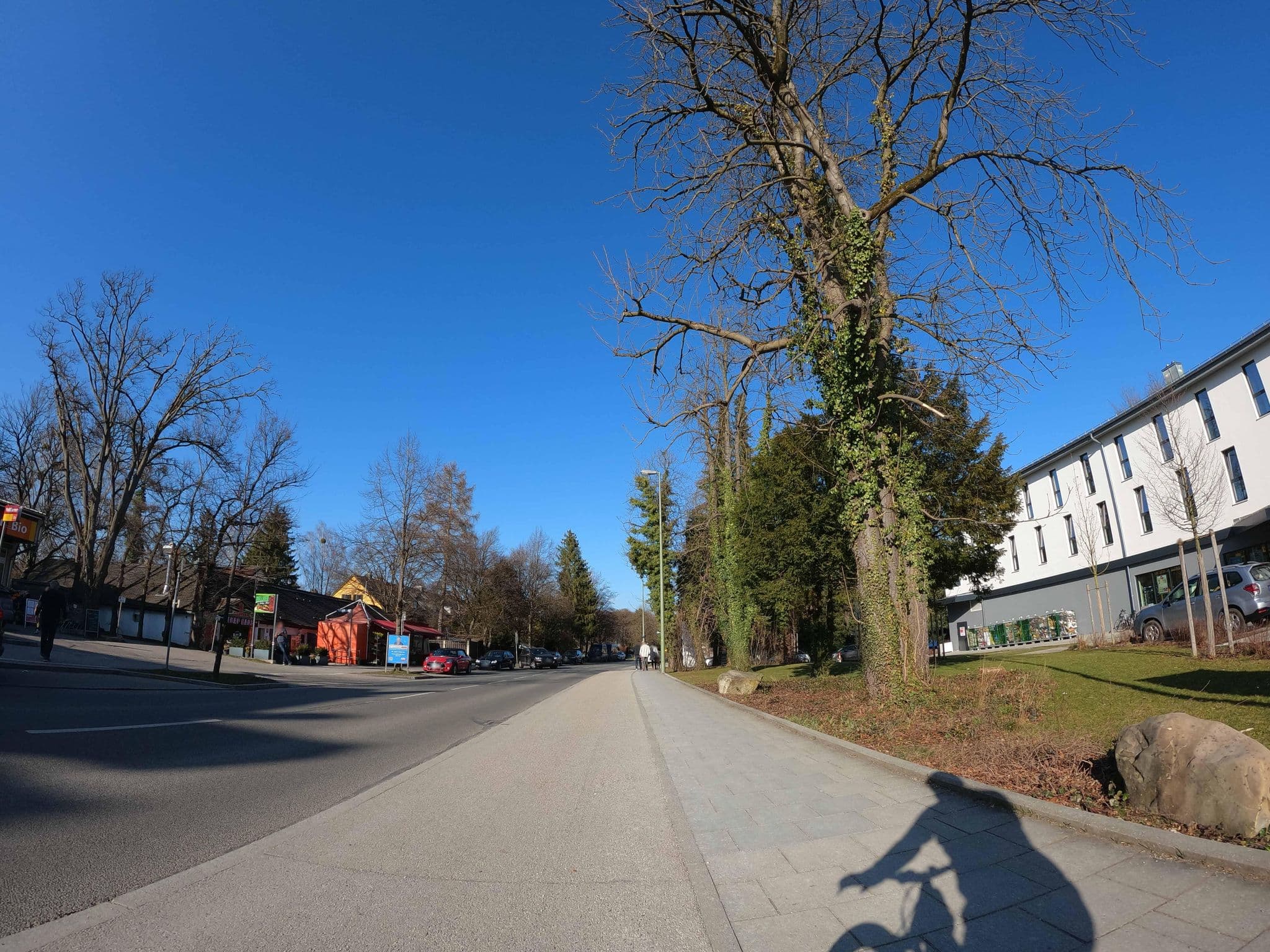 Street view near Hotel Südstern, Pullach im Isartal — © strubbl (CC BY-SA · Mapillary)