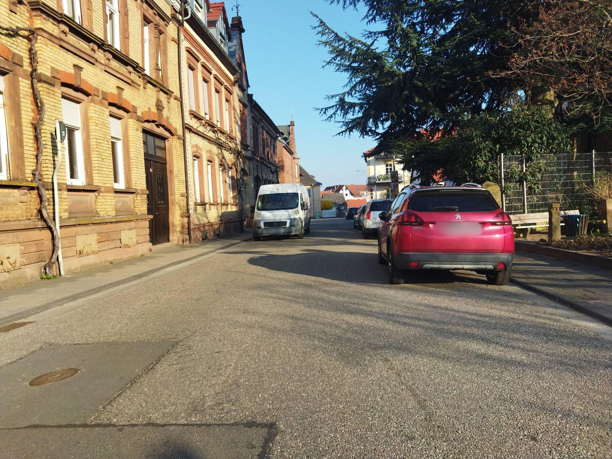 Street view near Jugendstilvilla-Oberhofer, Edenkoben — © changchun1 (CC BY-SA · Mapillary)
