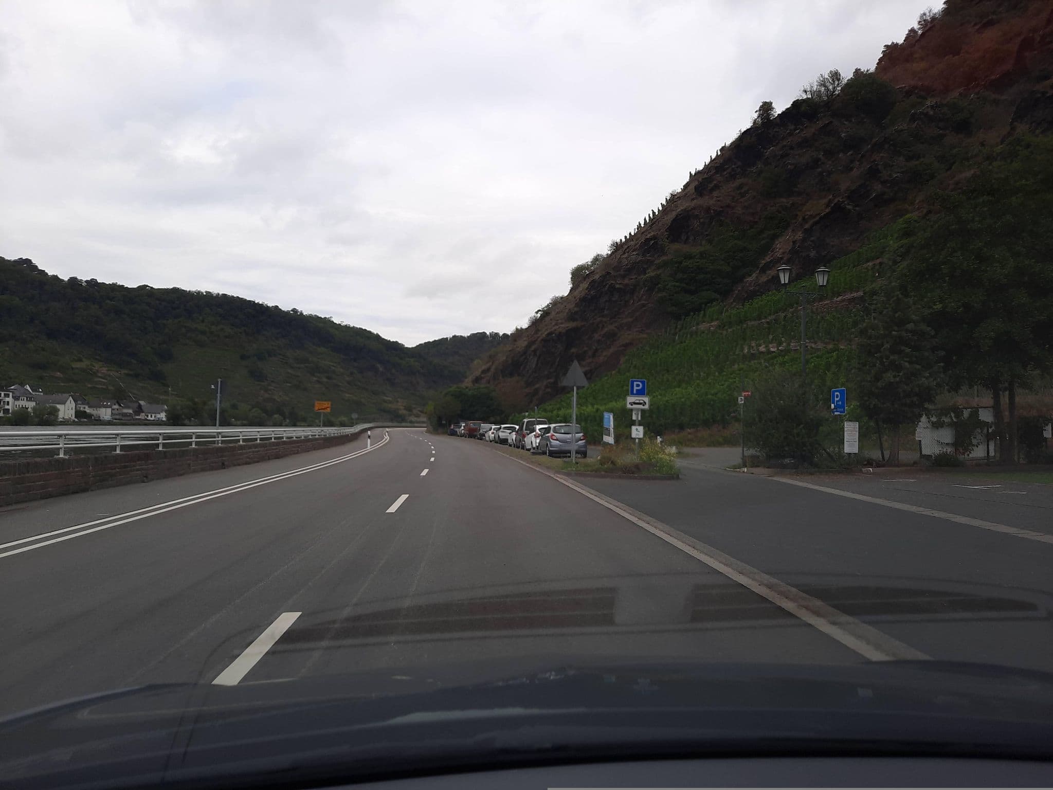 Street view near Apartments Landhaus Zimmermann, Oberfell — © Lowiekse (CC BY-SA · Mapillary)