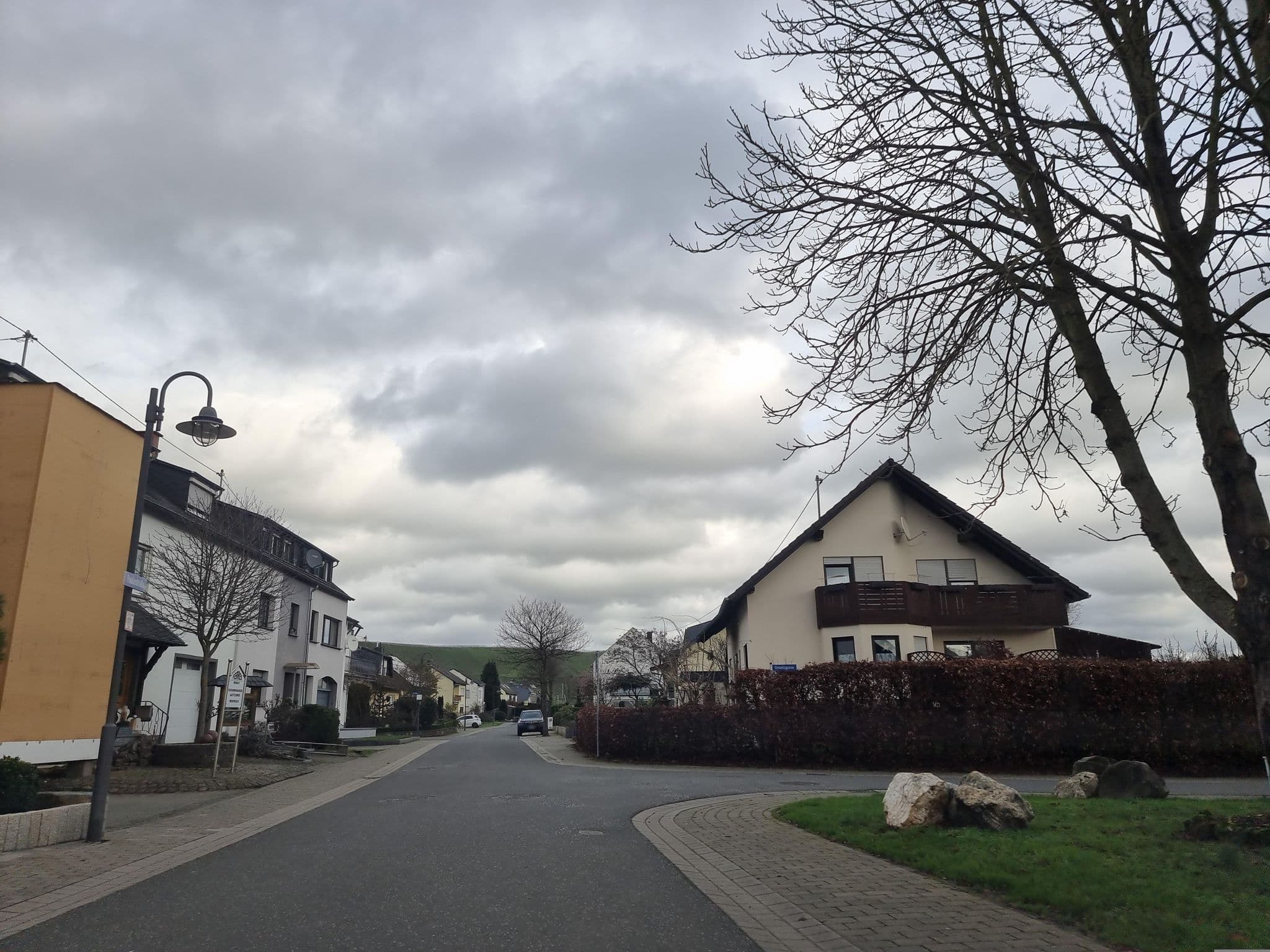 Street view near Weingut Ferres, Osann-Monzel — © ma_rt_in (CC BY-SA · Mapillary)