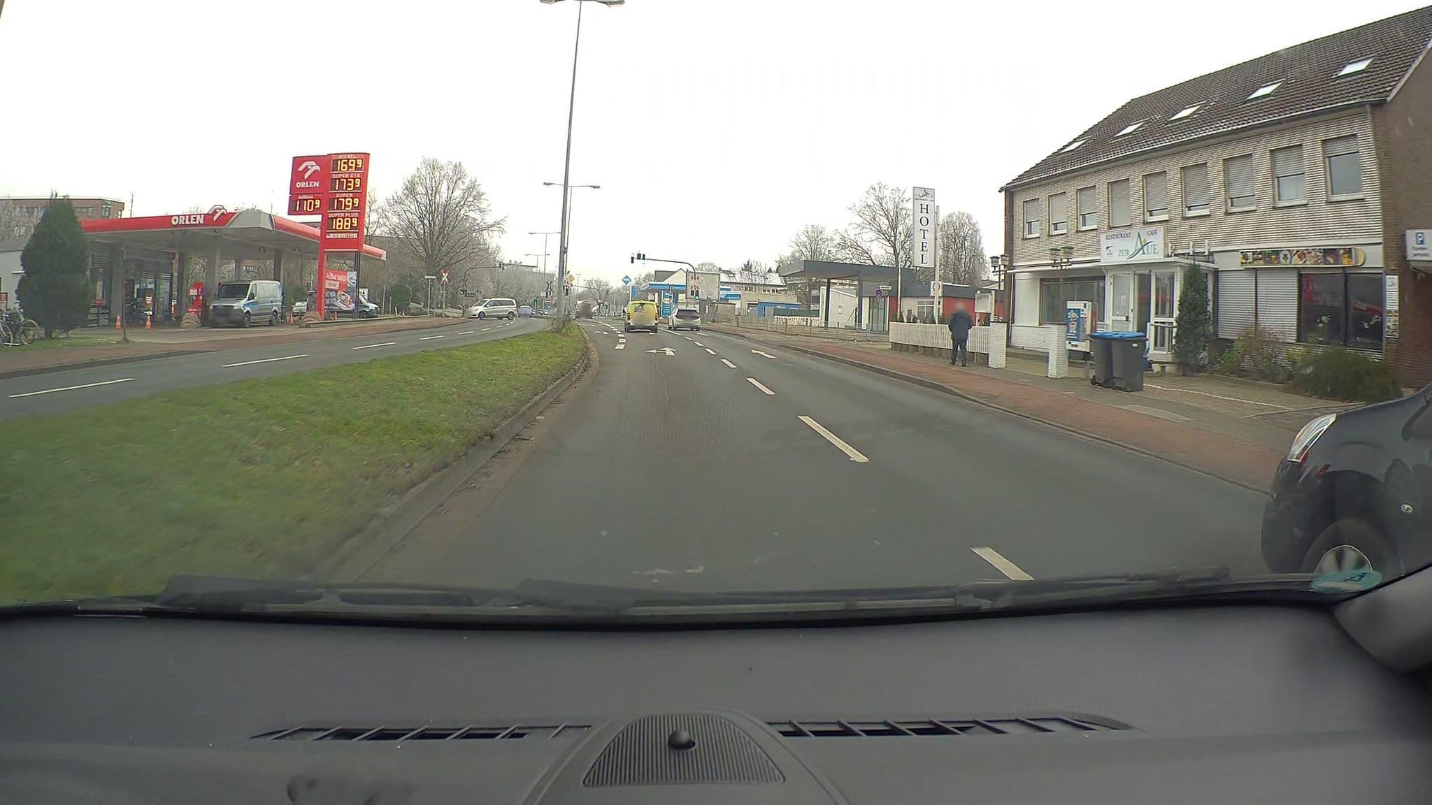 Street view near Zur Aue, Wesel — © poxonline (CC BY-SA · Mapillary)