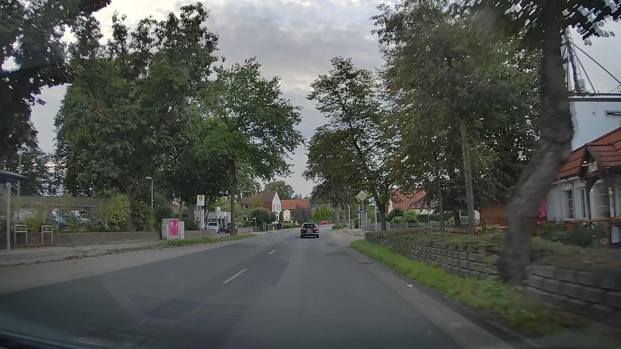 Street view near Landhaus Wesermarsch, Achim — © hendel (CC BY-SA · Mapillary)