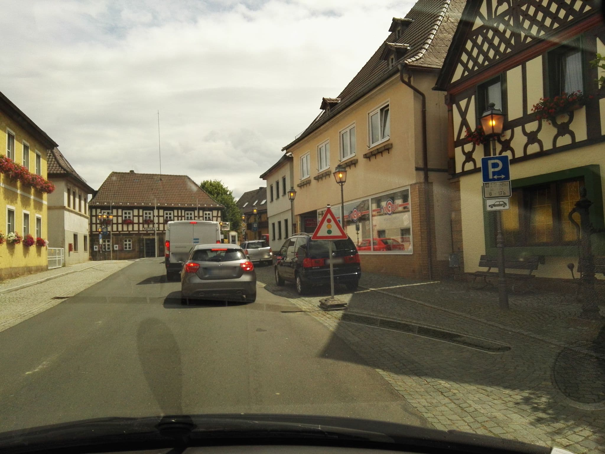 Street view near Hotel Gondel, Altenkunstadt — © raspberry (CC BY-SA · Mapillary)