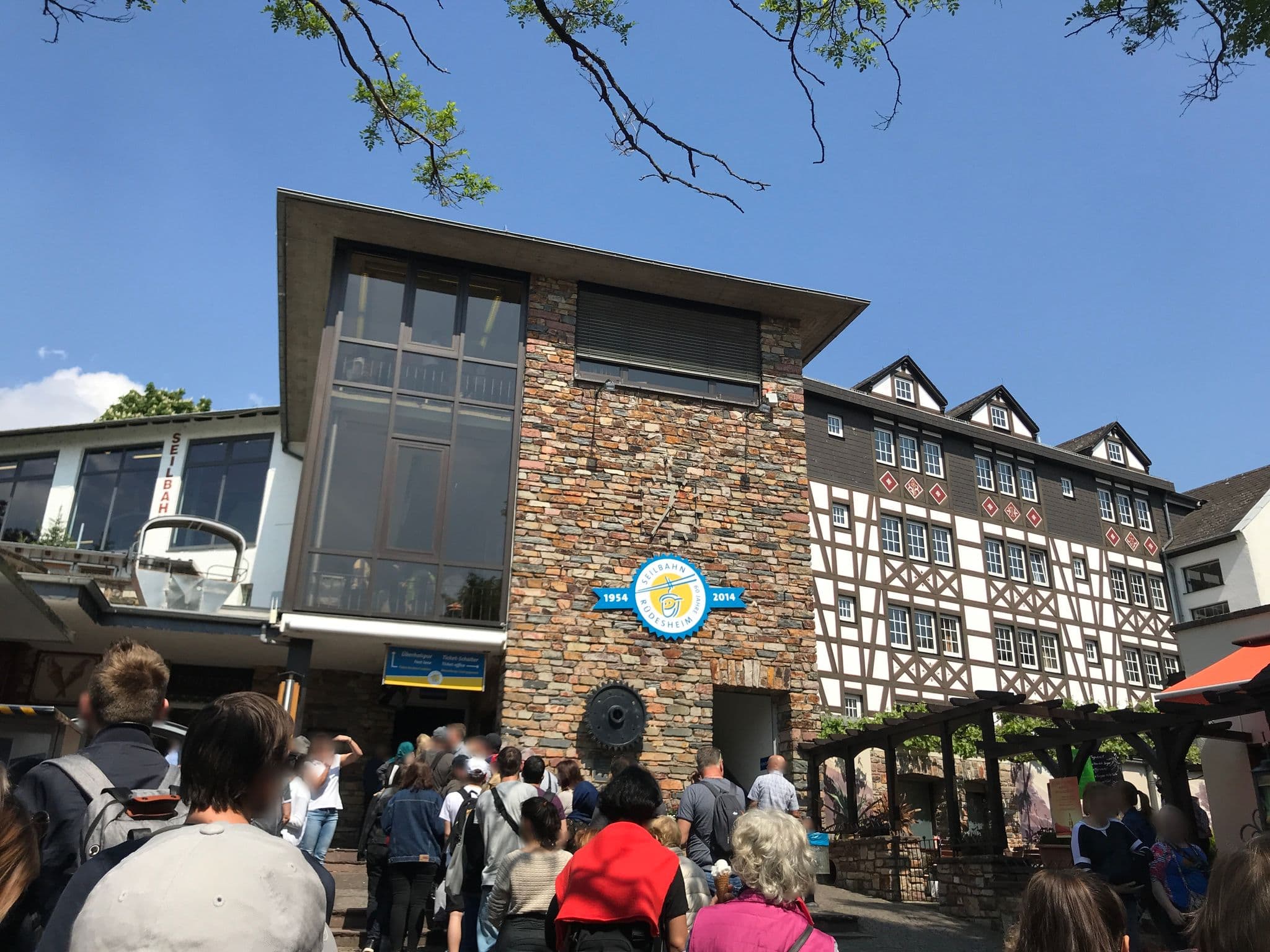 Street view near Hotel Felsenkeller, Rüdesheim am Rhein — © miguel_andrade (CC BY-SA · Mapillary)