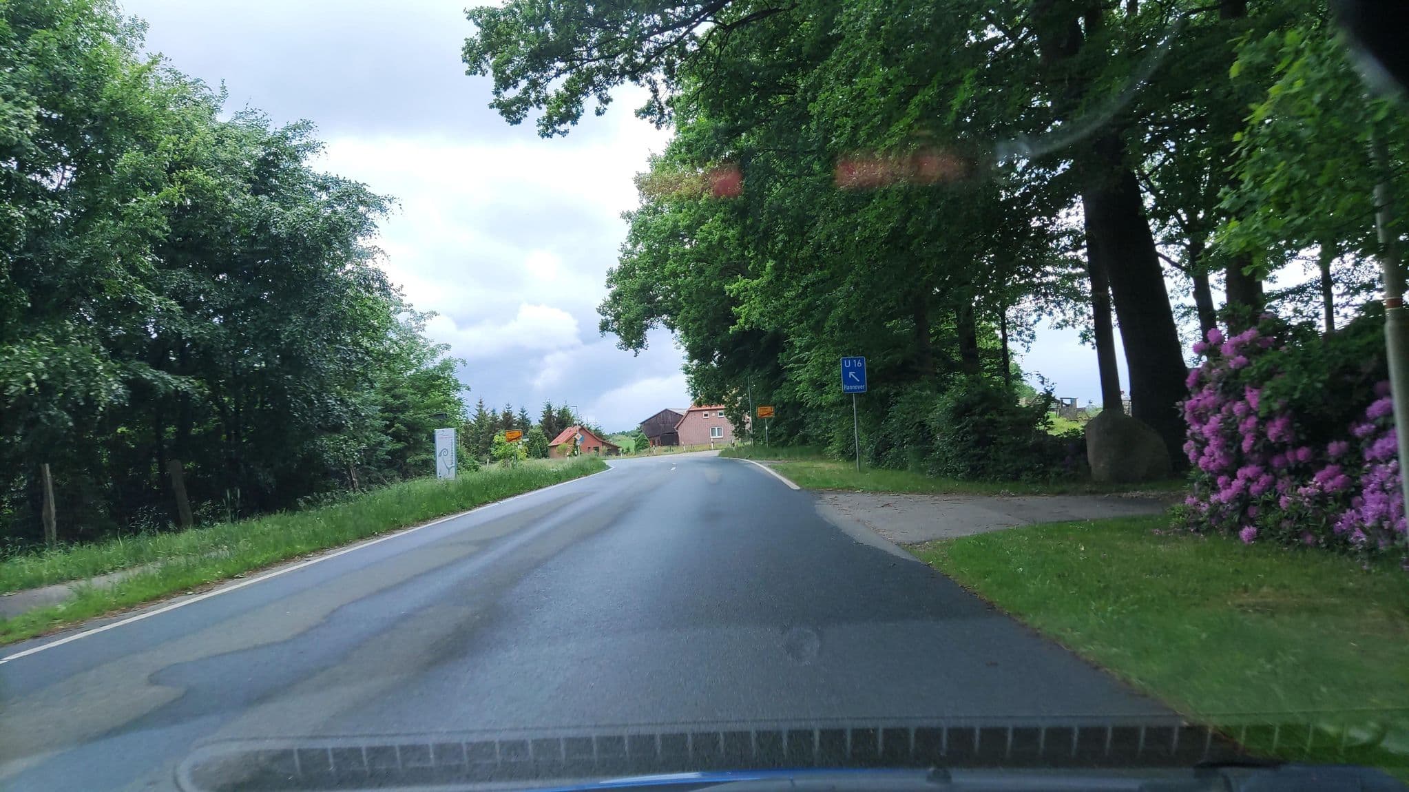Street view near Rhododendron-Hof Bockelmann, Bispingen — © hotteliene (CC BY-SA · Mapillary)