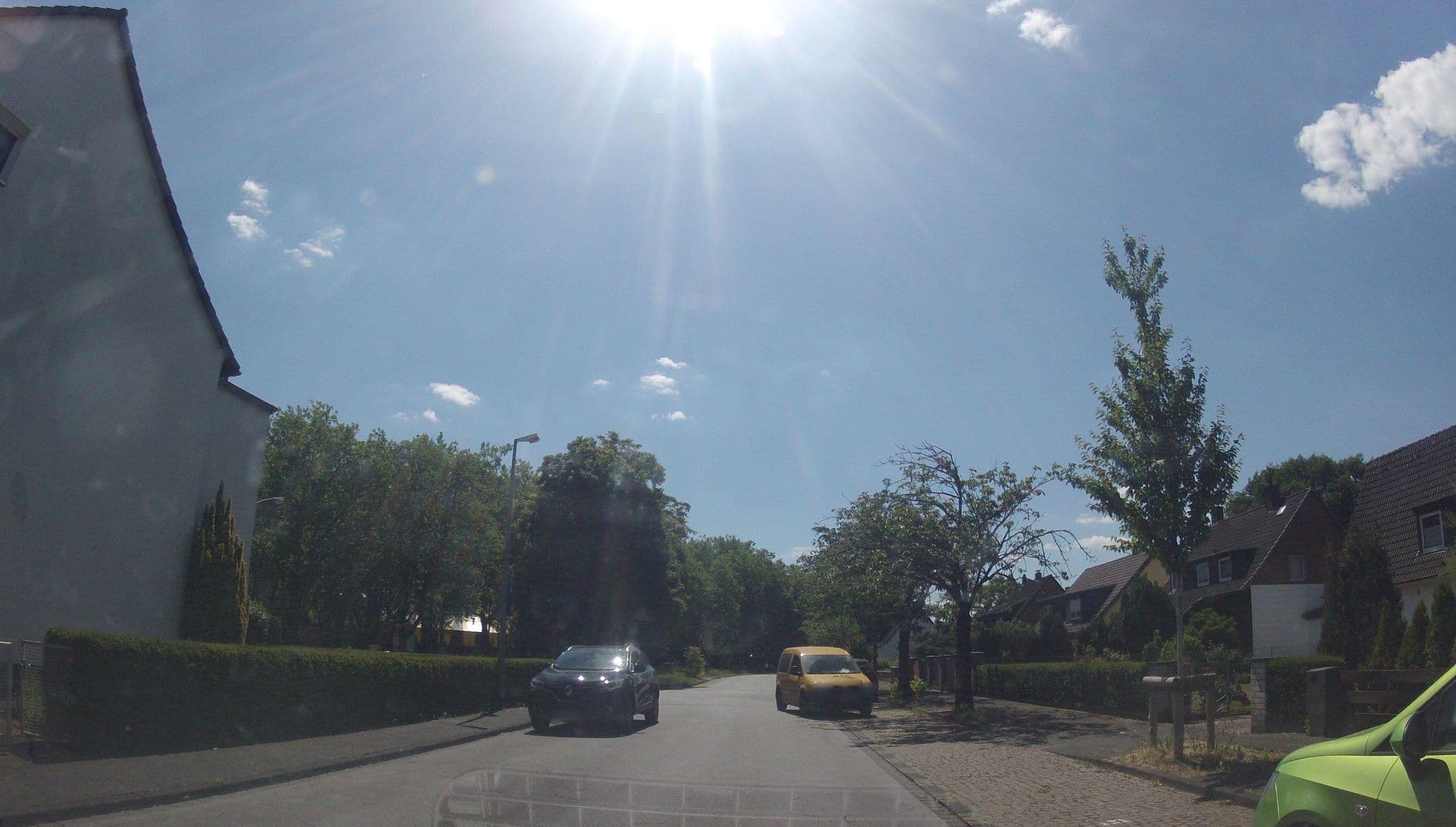 Street view near Hotel am Stadion, Hochfeld — © tonialuhelm (CC BY-SA · Mapillary)