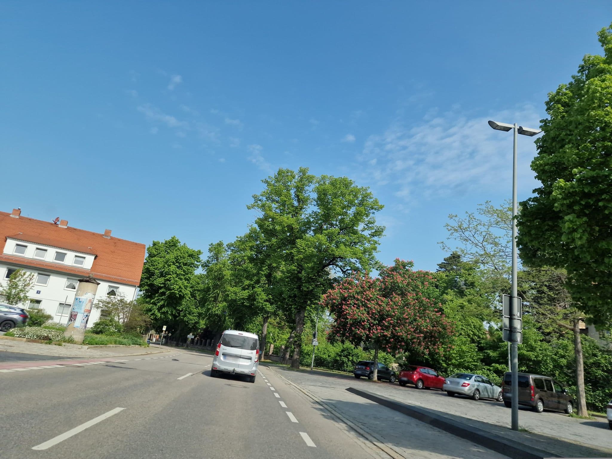 Street view near Pension Hentschel, Naumburg — © canislupus (CC BY-SA · Mapillary)