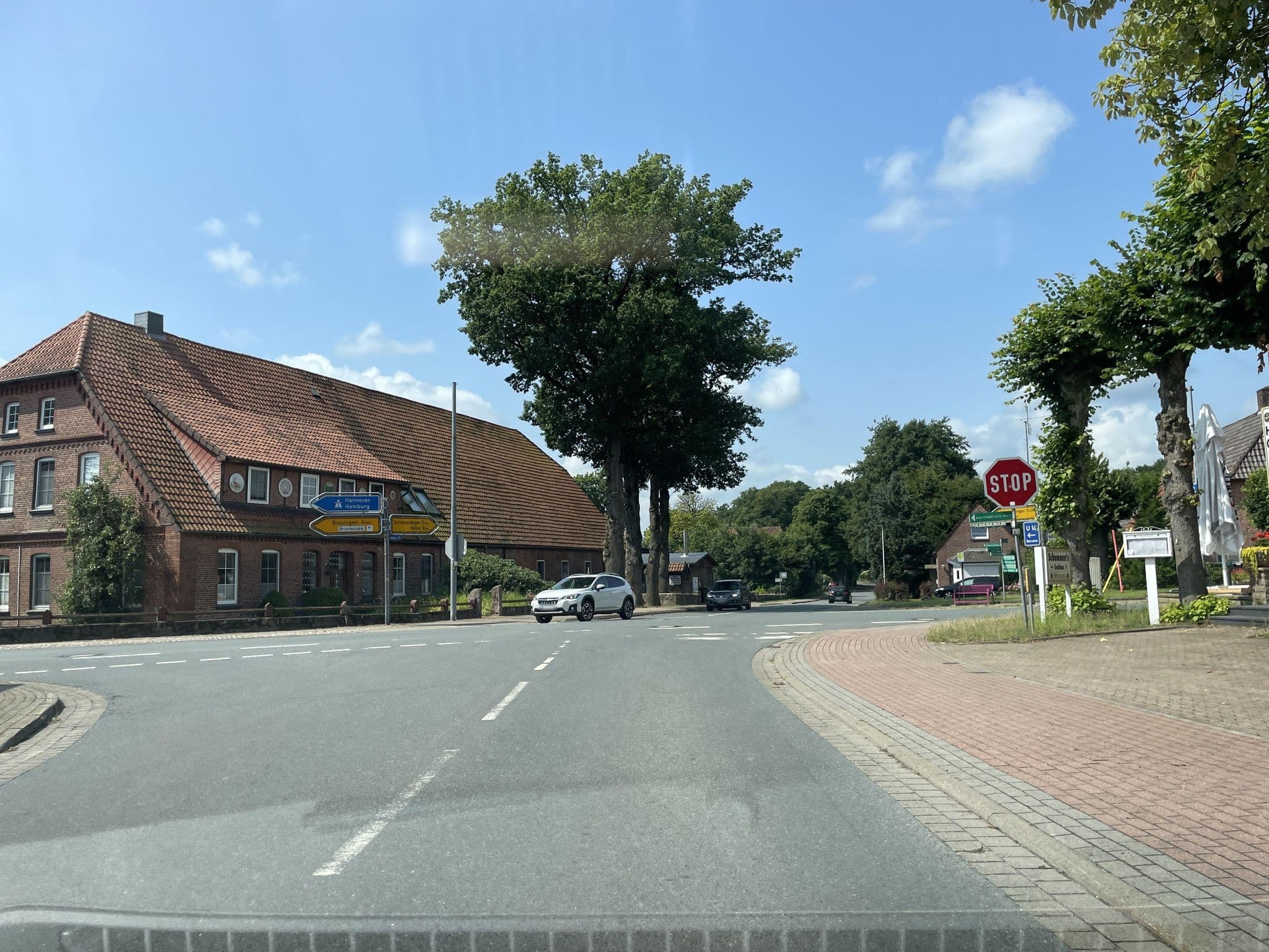 Street view near Schumanns Gasthaus, Bispingen — © hotteliene (CC BY-SA · Mapillary)