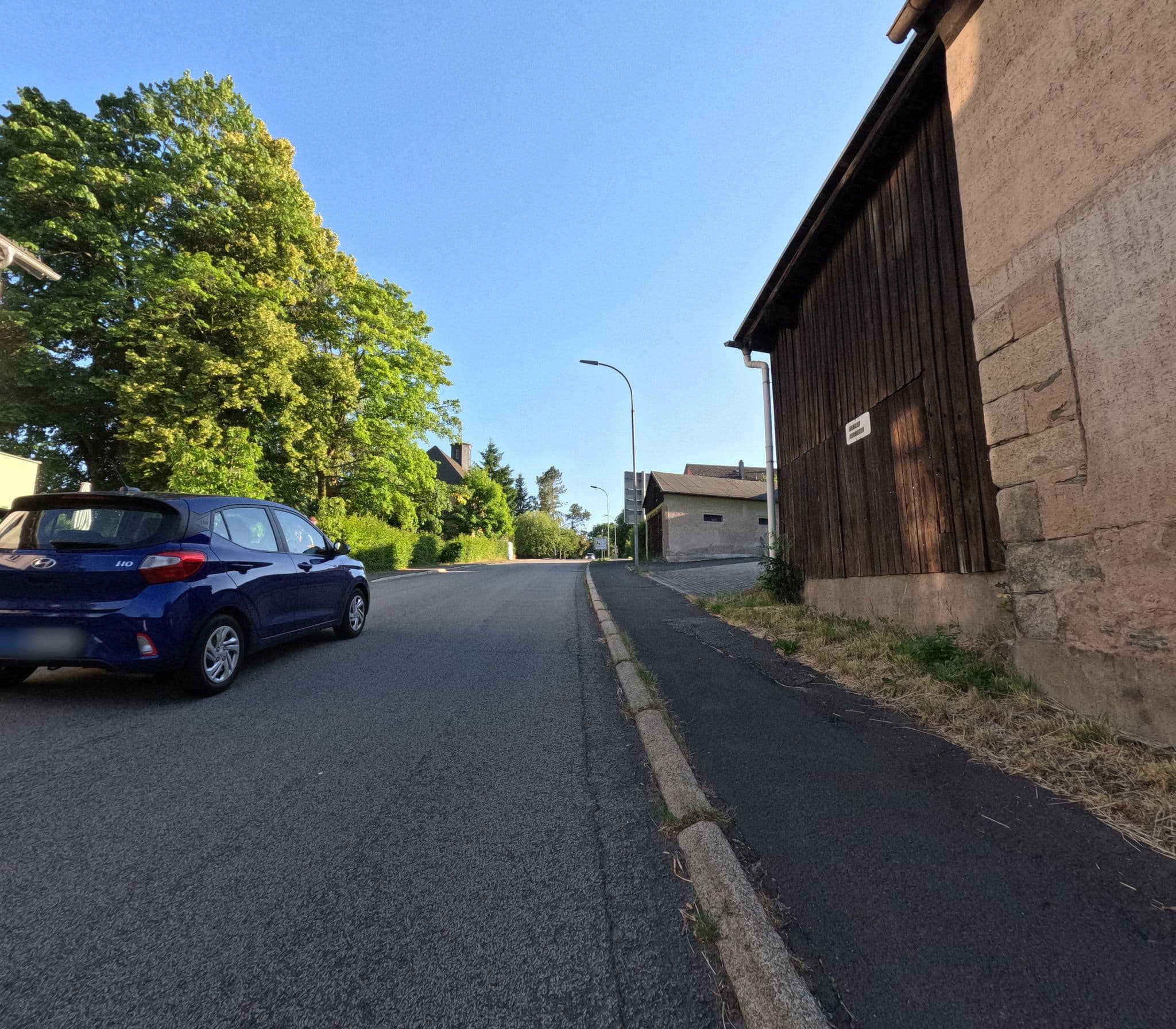 Street view near Das Logierhaus, Bad Alexandersbad — © kopra (CC BY-SA · Mapillary)