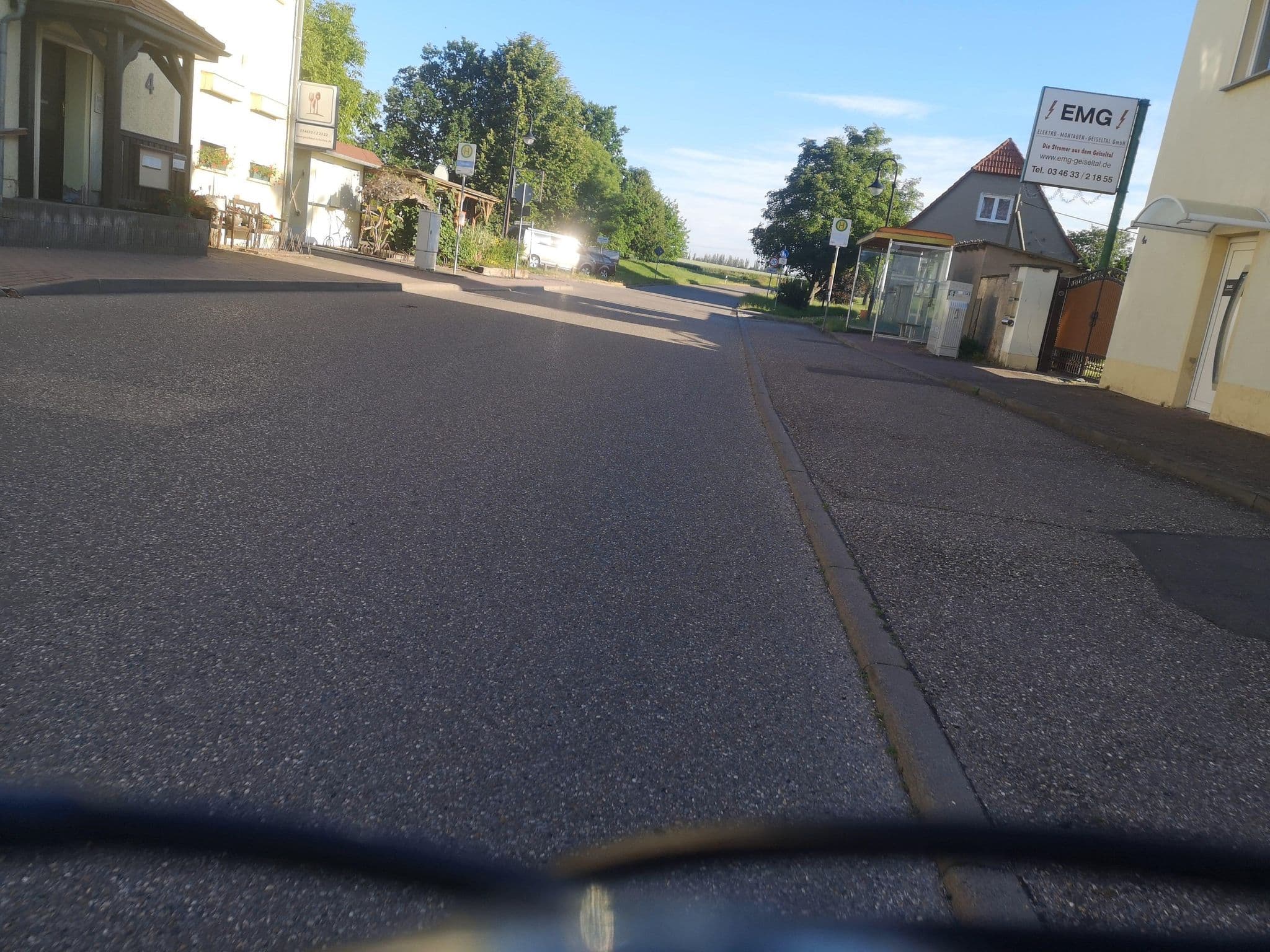 Street view near Gasthaus und Pension zu Schortau, Braunsbedra — © RU3 (CC BY-SA · Mapillary)
