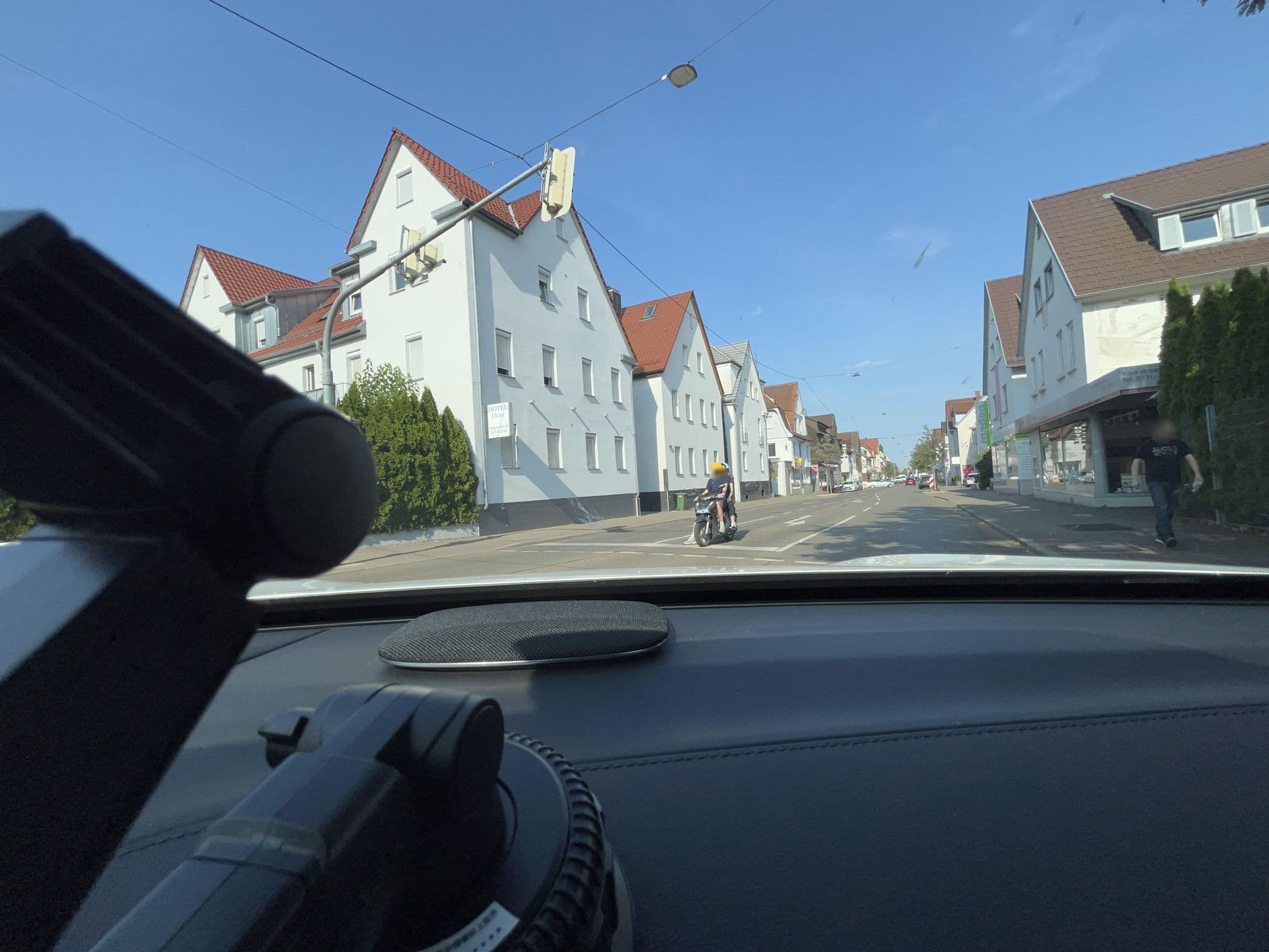 Street view near Elvira, Heerstraße — © lin_wang (CC BY-SA · Mapillary)
