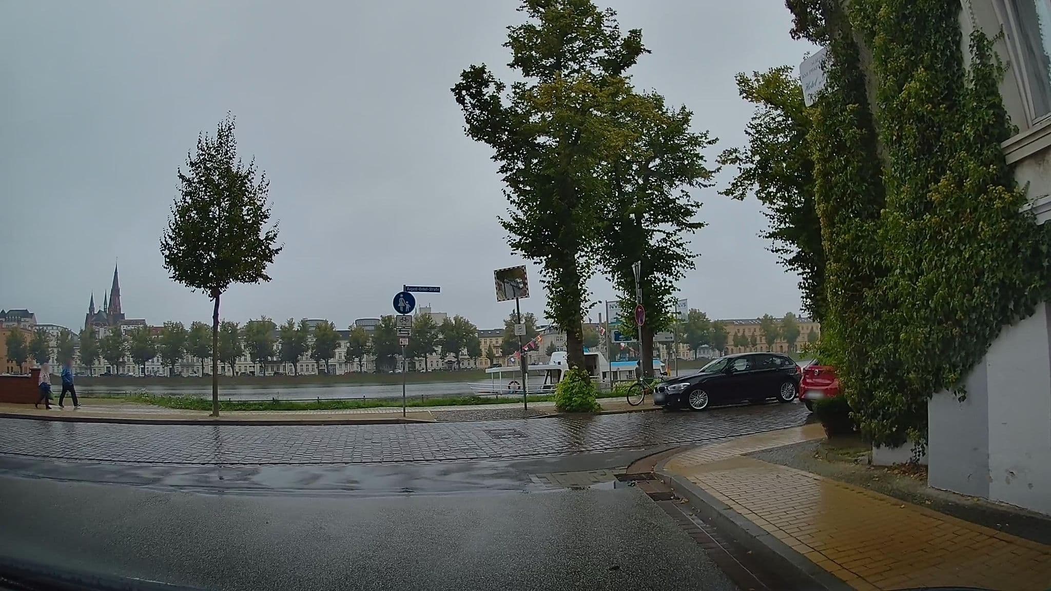 Street view near Haus am Pfaffenteich, Schelfstadt — © hendel (CC BY-SA · Mapillary)