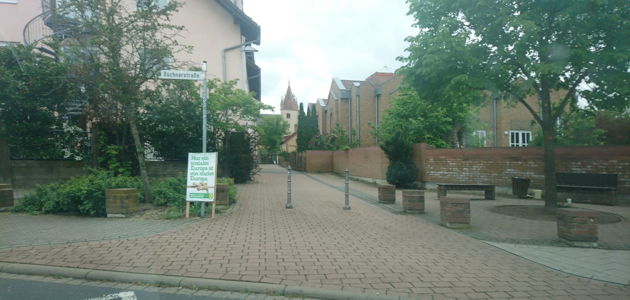Street view near Hotel Zur Eisenbahn, Rodgau — © wegavision (CC BY-SA · Mapillary)