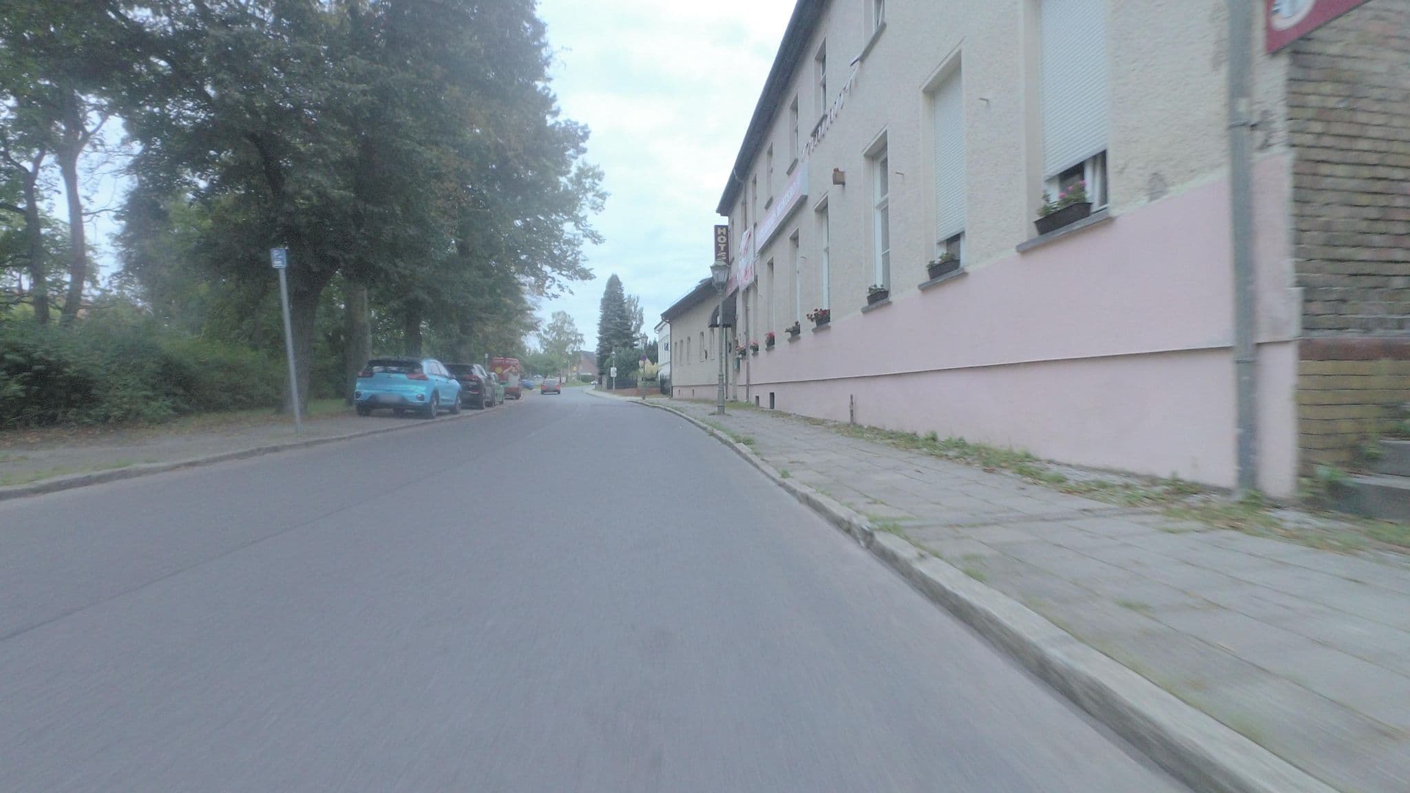 Street view near Hotel & Restaurant Plovdiv, Bohnsdorf — © britiger (CC BY-SA · Mapillary)