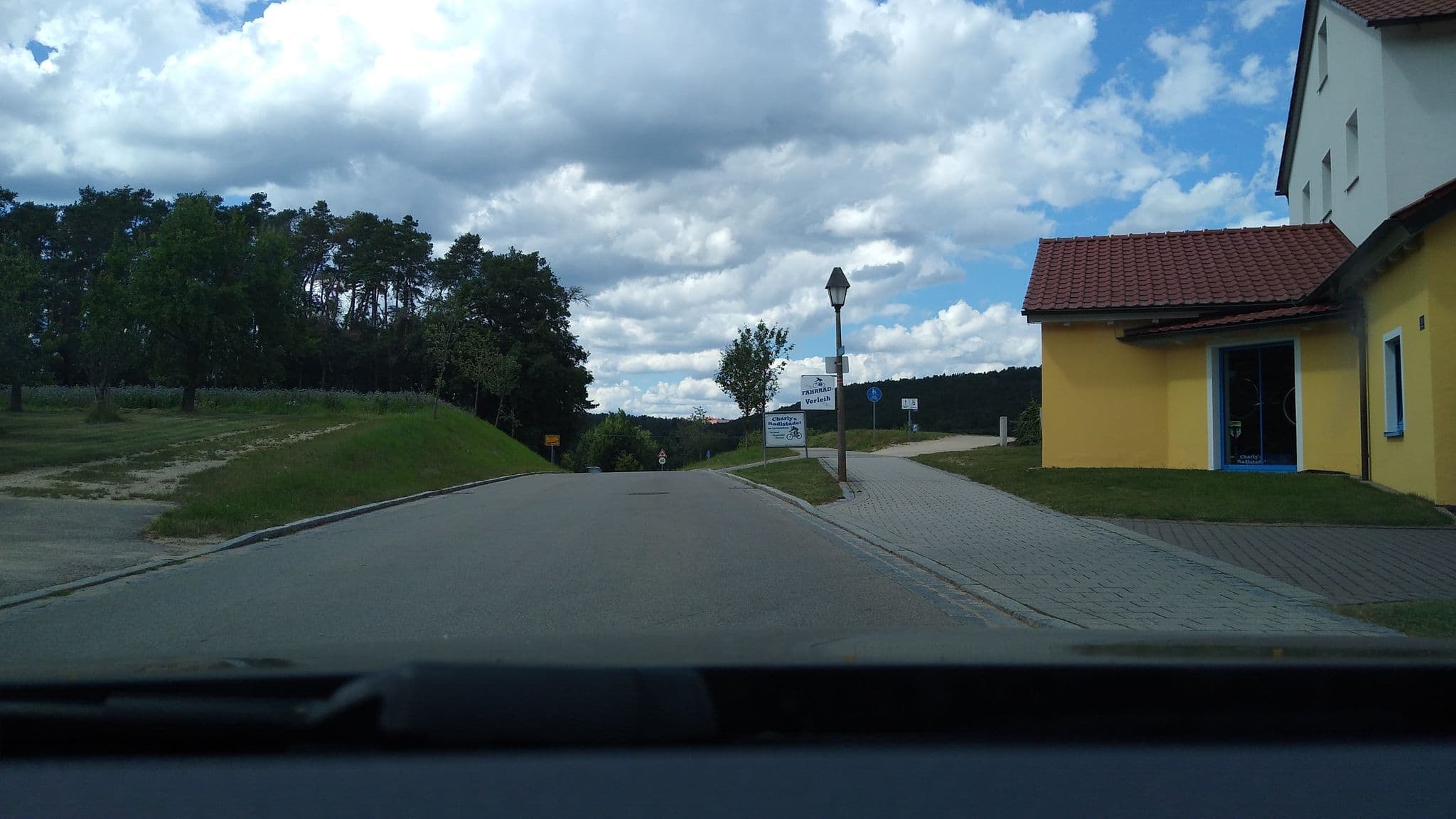 Street view near Ferienhaus Hofmann, Absberg — © mike409 (CC BY-SA · Mapillary)