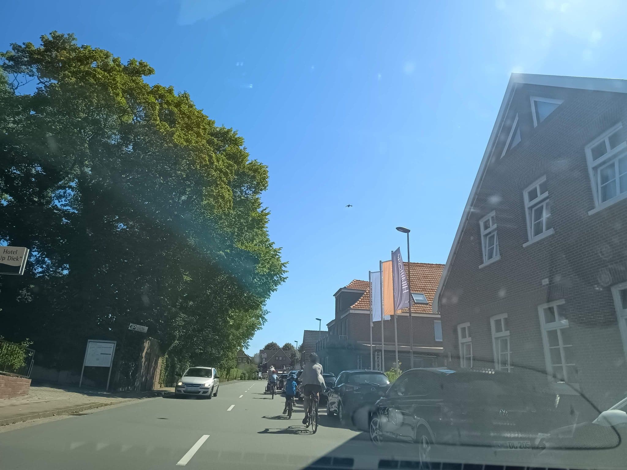 Street view near Hotel Hinrichs, Neuharlingersiel