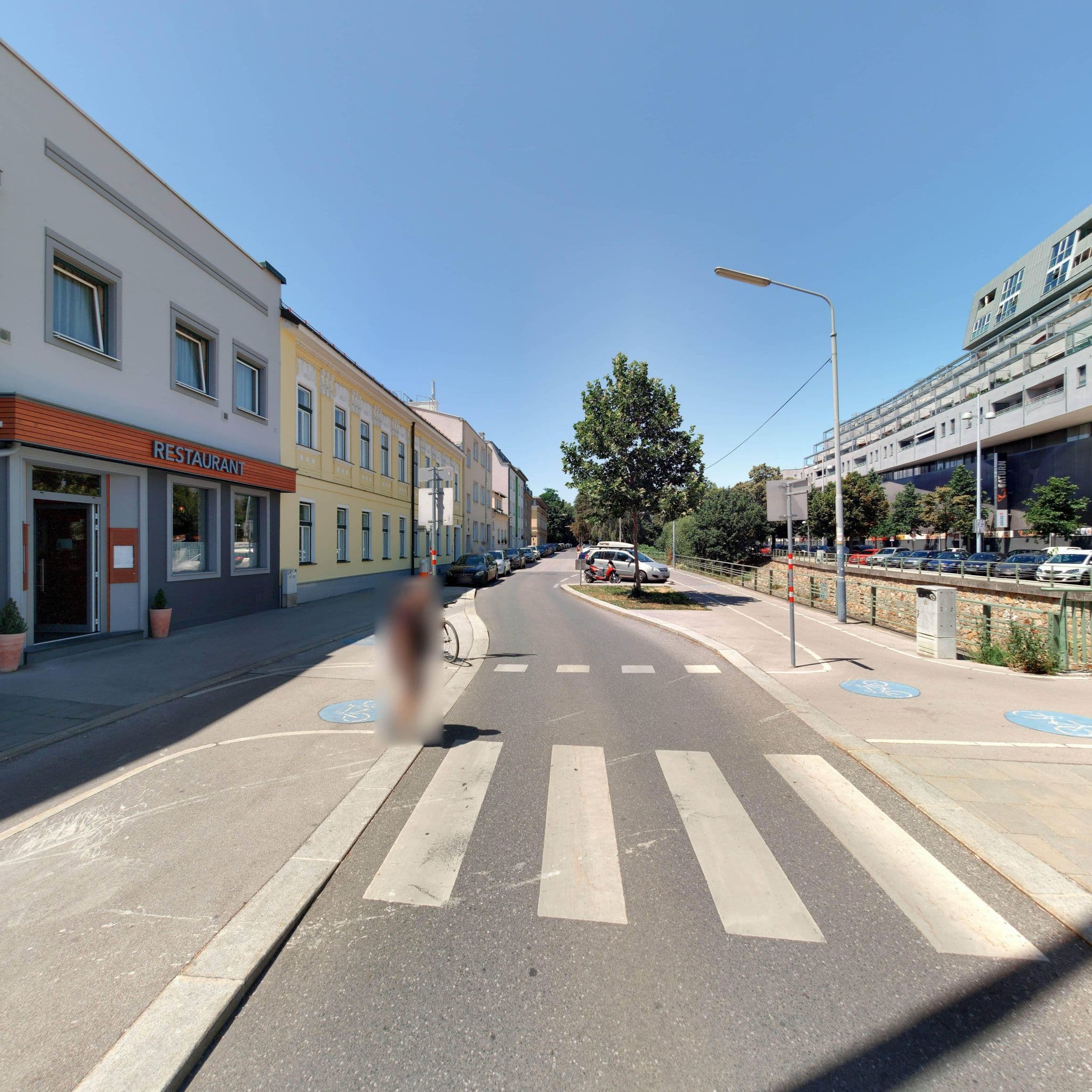 Street view near Hotel Stasta, Perchtoldsdorf — © eliasgander (CC BY-SA · Mapillary)