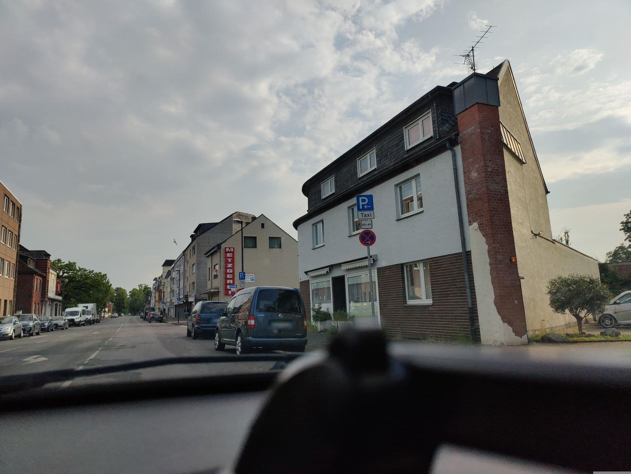 Street view near Hotel am Berliner Platz, Langenfeld — © poxonline (CC BY-SA · Mapillary)