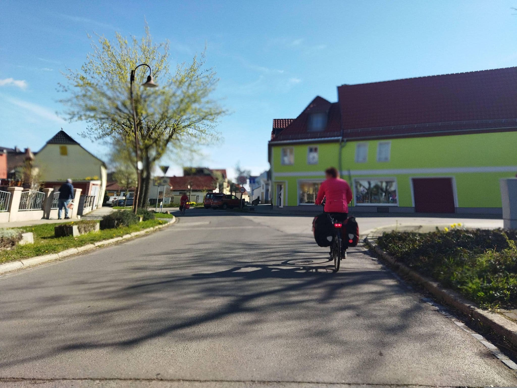 Street view near Grochlitzer Pension, Naumburg — © changchun1 (CC BY-SA · Mapillary)