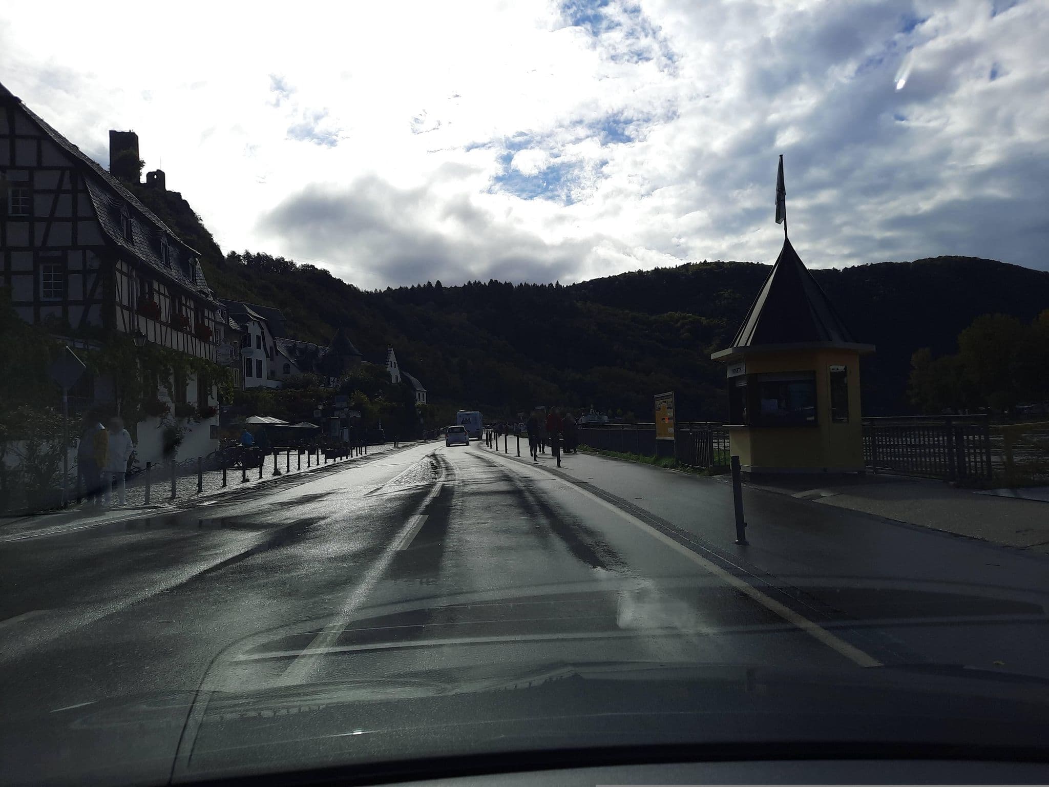 Street view near Hotel Lipmann "Altes Zollhaus", Bruttig-Fankel — © Lowiekse (CC BY-SA · Mapillary)
