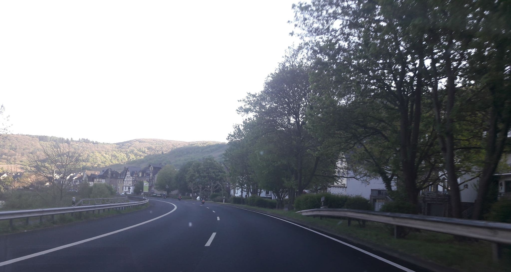 Street view near Pension Kölsch, Ediger-Eller — © teddy73 (CC BY-SA · Mapillary)