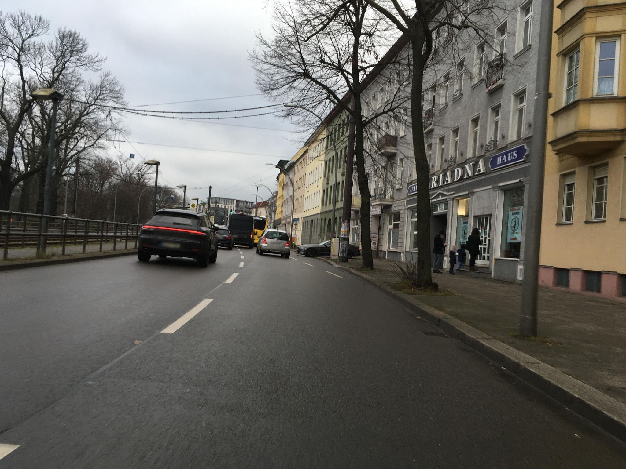 Street view near Flüchtlingsheim, Weißensee — © carlheinz (CC BY-SA · Mapillary)