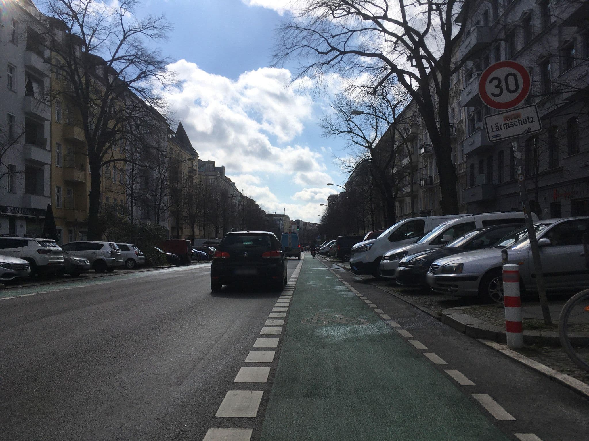 Street view near Berliner City Pension, Friedrichshain — © carlheinz (CC BY-SA · Mapillary)