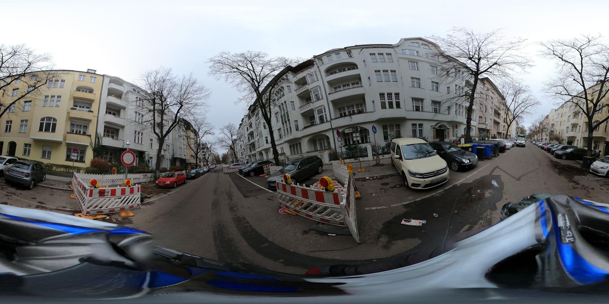 Street view near Majesty, Halensee — © eserte (CC BY-SA · Mapillary)
