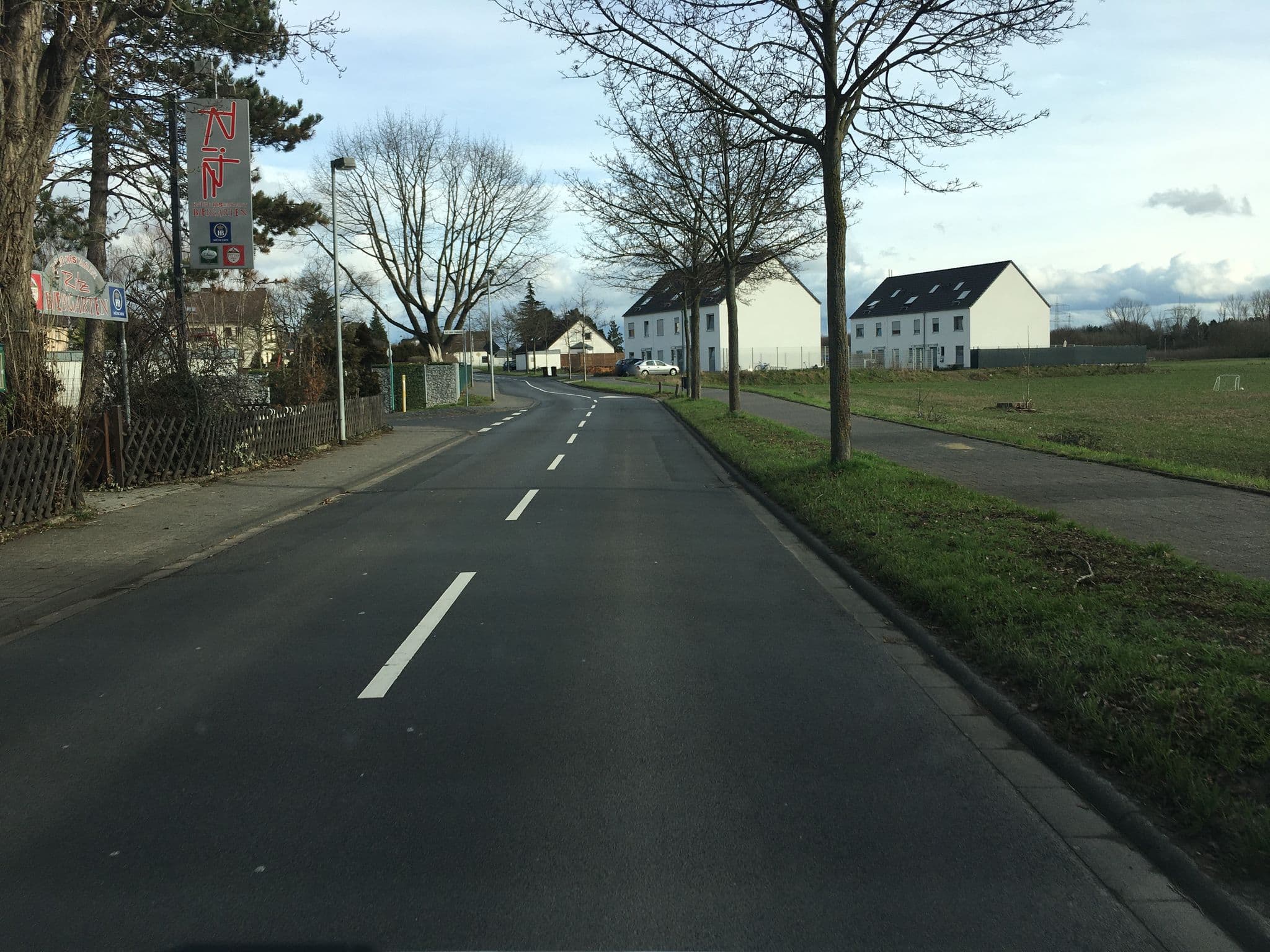Street view near Monteurzimmer Bains, Niederkassel — © raymond (CC BY-SA · Mapillary)