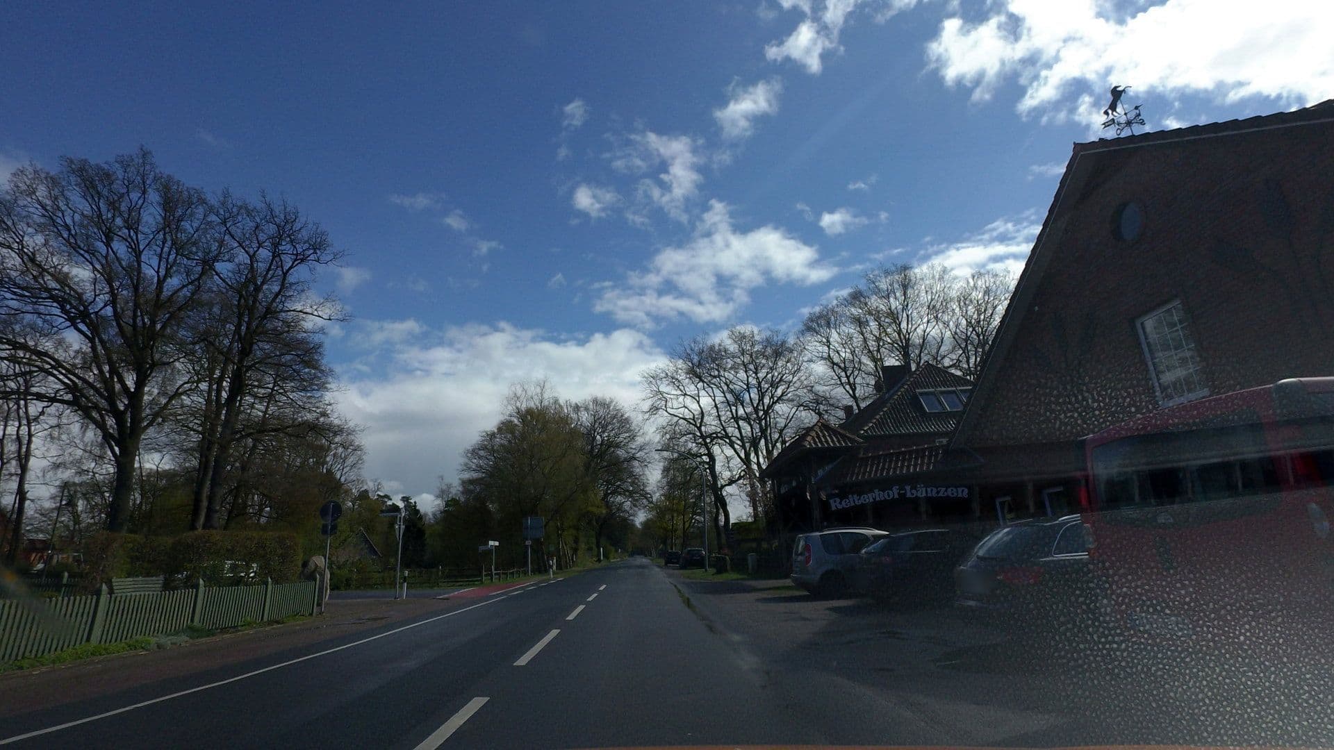 Street view near Reiterhof-Lünzen Ferienwohnung, Hemslingen — © moenk (CC BY-SA · Mapillary)