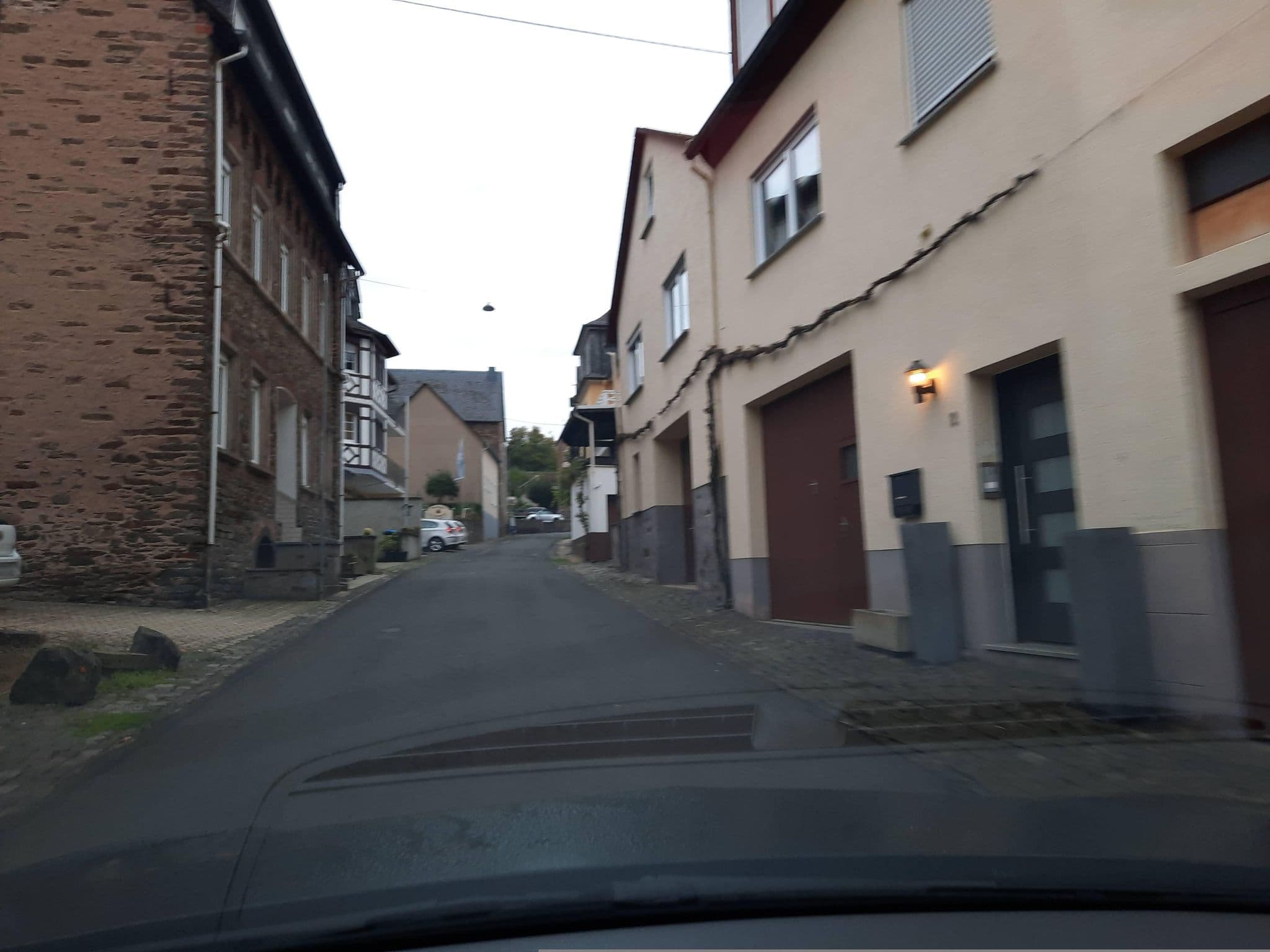 Street view near Mosel-Landhaus am Moselufer, Bruttig-Fankel — © Lowiekse (CC BY-SA · Mapillary)