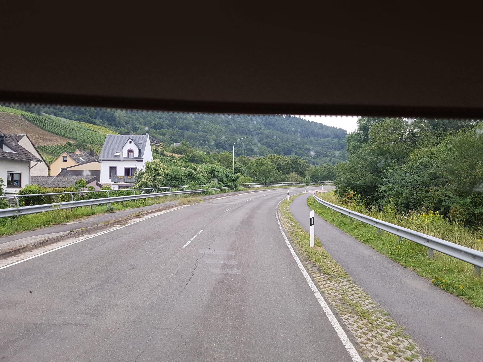 Street view near Pension Weingut Enck-Menten, Ediger-Eller — © bernardvoyageur (CC BY-SA · Mapillary)
