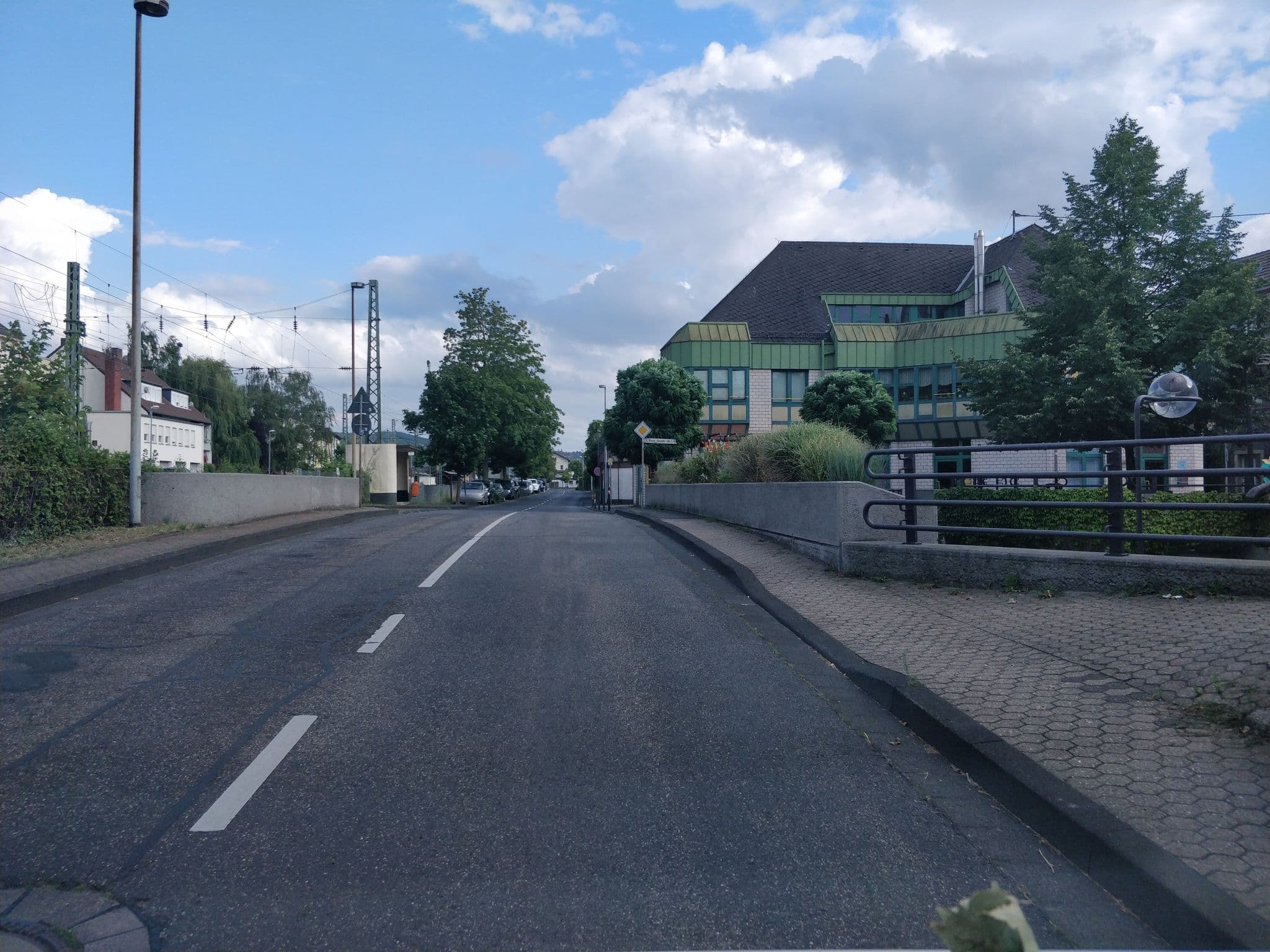 Street view near Gasthof Zur alten Feuerwache, Bad Hönningen — © raymond (CC BY-SA · Mapillary)