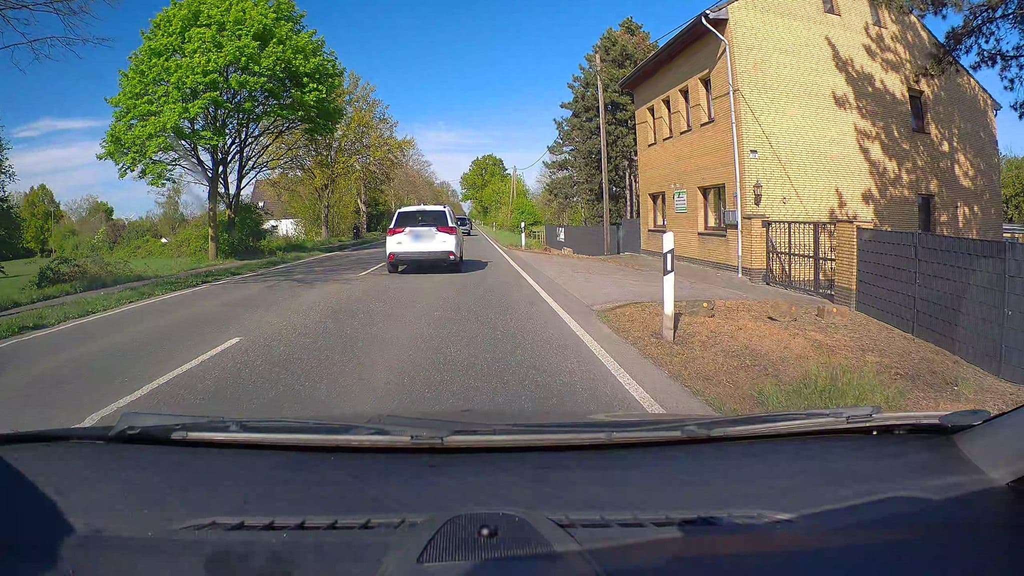 Street view near Haus Gretchen Alpen, Alpen — © poxonline (CC BY-SA · Mapillary)