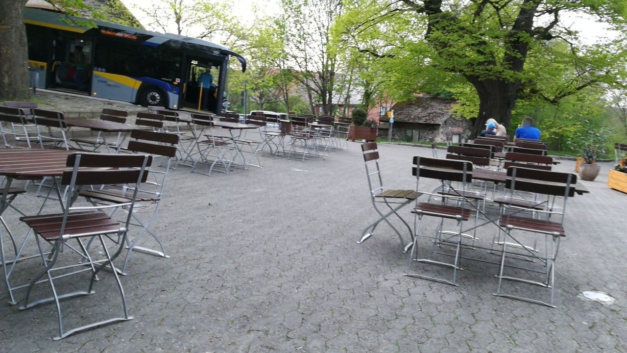 Street view near Hotel Hohentwiel, Singen — © mr4703 (CC BY-SA · Mapillary)