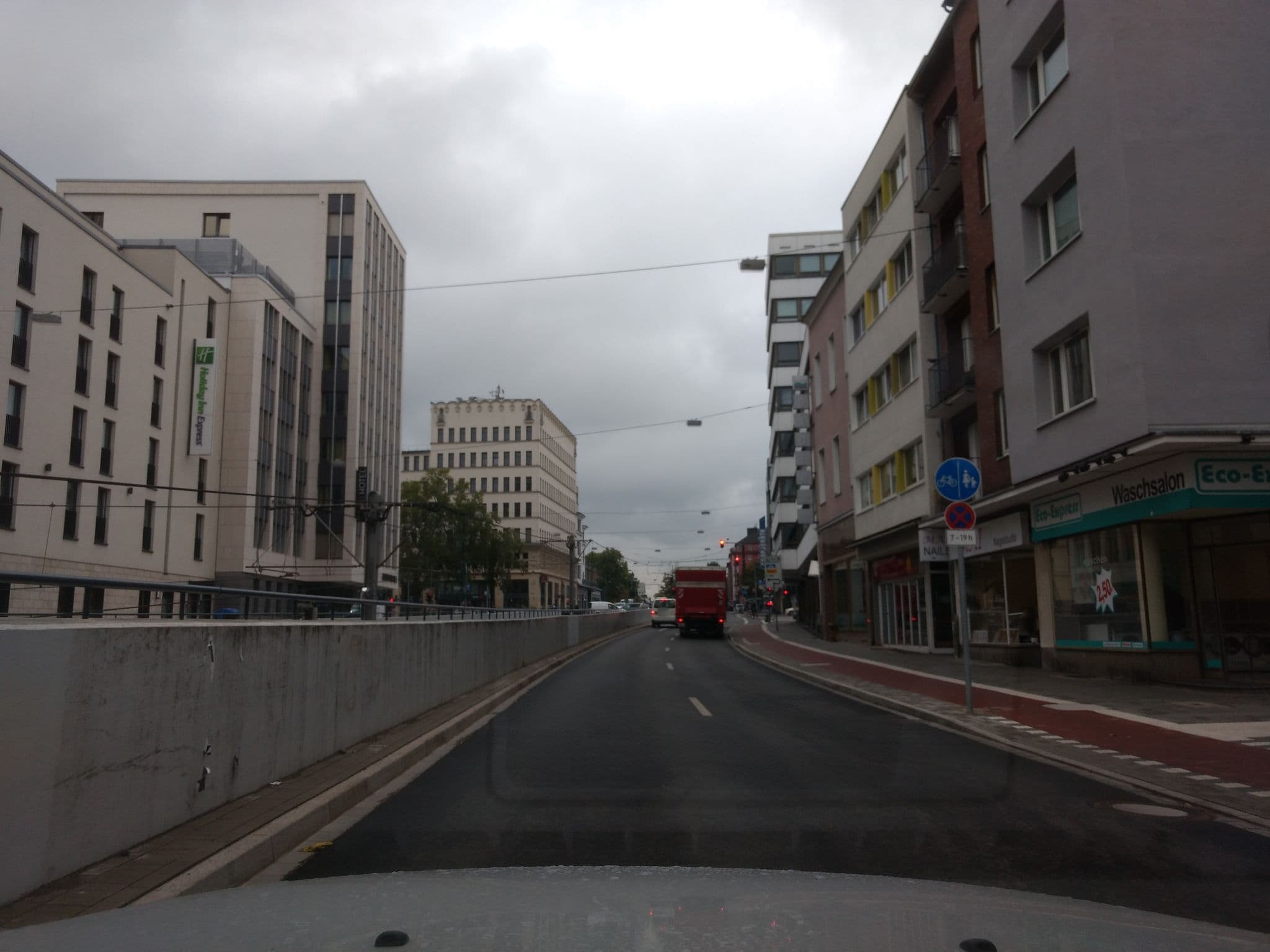 Street view near Premier Inn Düsseldorf City Ost, Düsseldorf-Pempelfort — © miler (CC BY-SA · Mapillary)