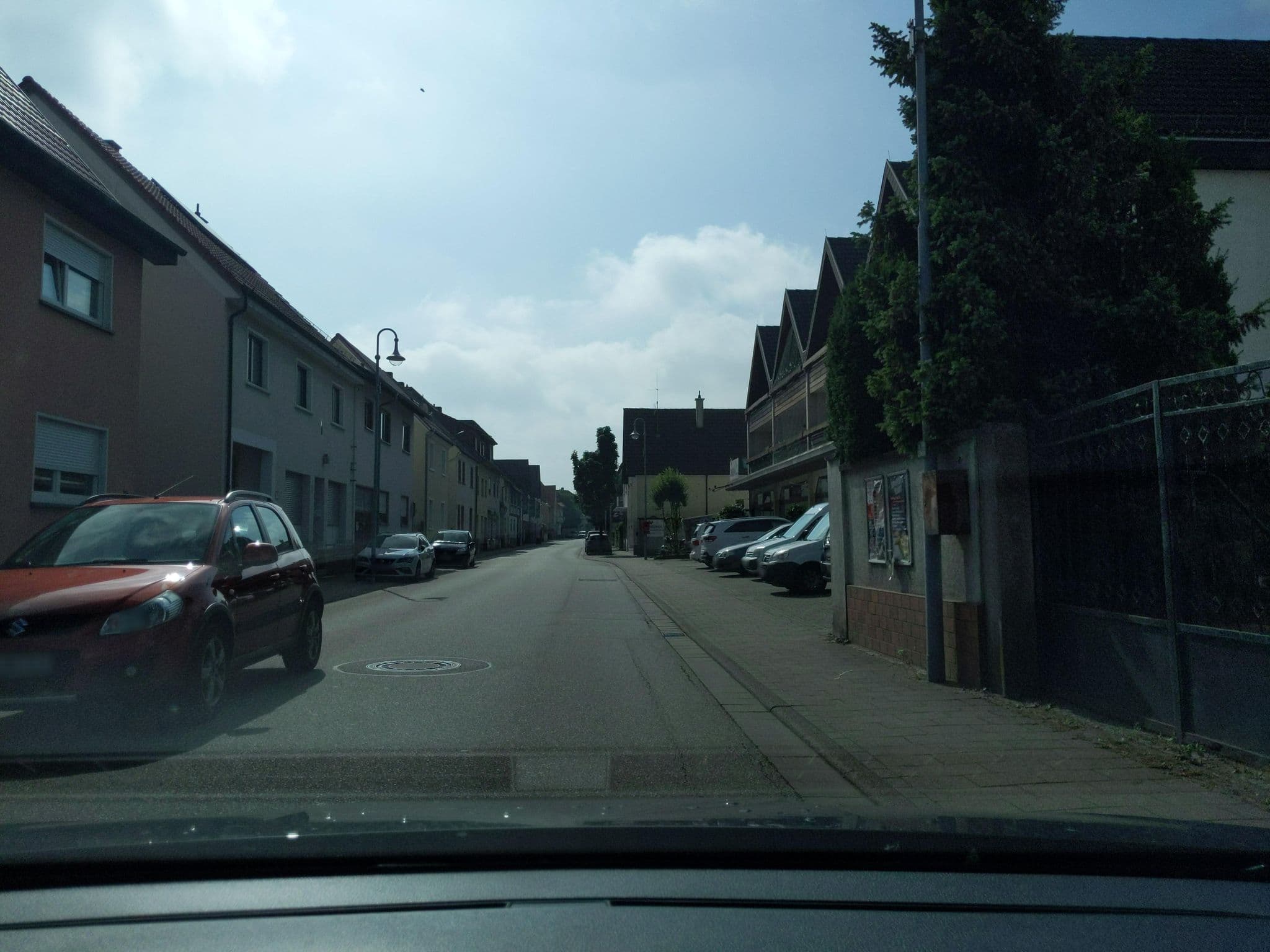 Street view near Pension zum Pfälzer Hof, Sankt Leon — © littlefool (CC BY-SA · Mapillary)