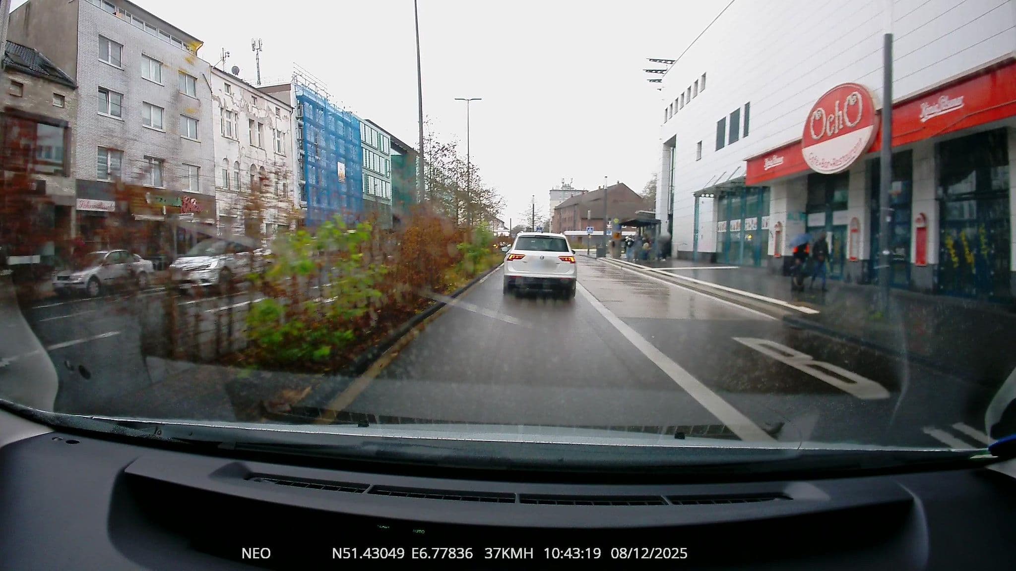 Street view near Central Hotel Duisburg, Duisburg — © TechniPorter (CC BY-SA · Mapillary)