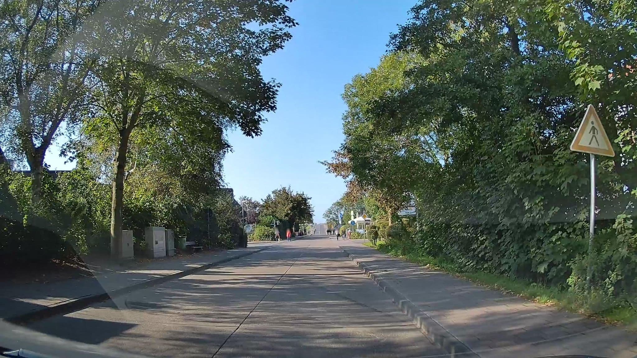 Street view near Apartmentpark Nordsee, Dorum — © hendel (CC BY-SA · Mapillary)