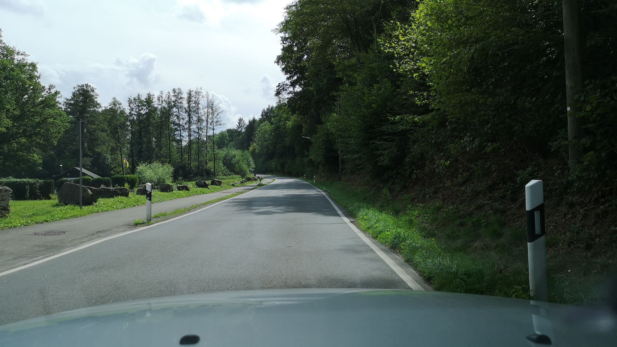 Street view near Hotel Bergische Schweiz, Velbert — © cuspis (CC BY-SA · Mapillary)