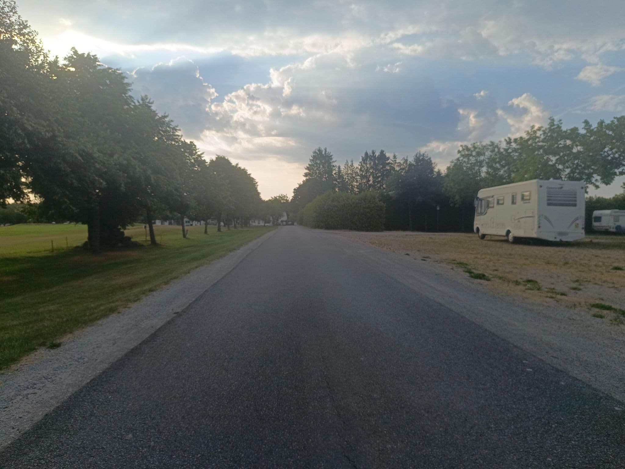 Street view near Gut Sansenhof, Weilbach — © Mlink (CC BY-SA · Mapillary)