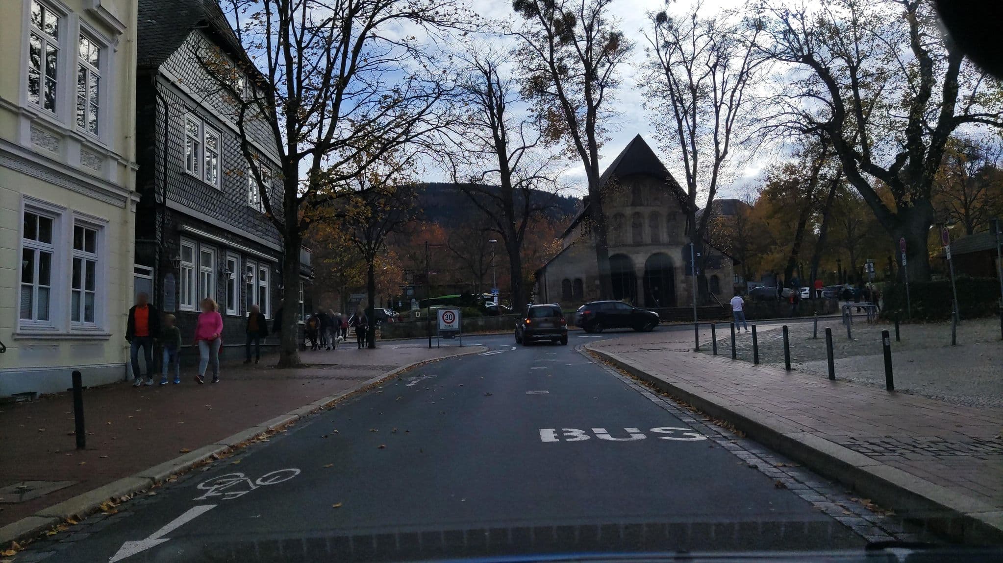 Street view near Ferienwohnungen an der Kaiserpfalz, Goslar — © hotteliene (CC BY-SA · Mapillary)