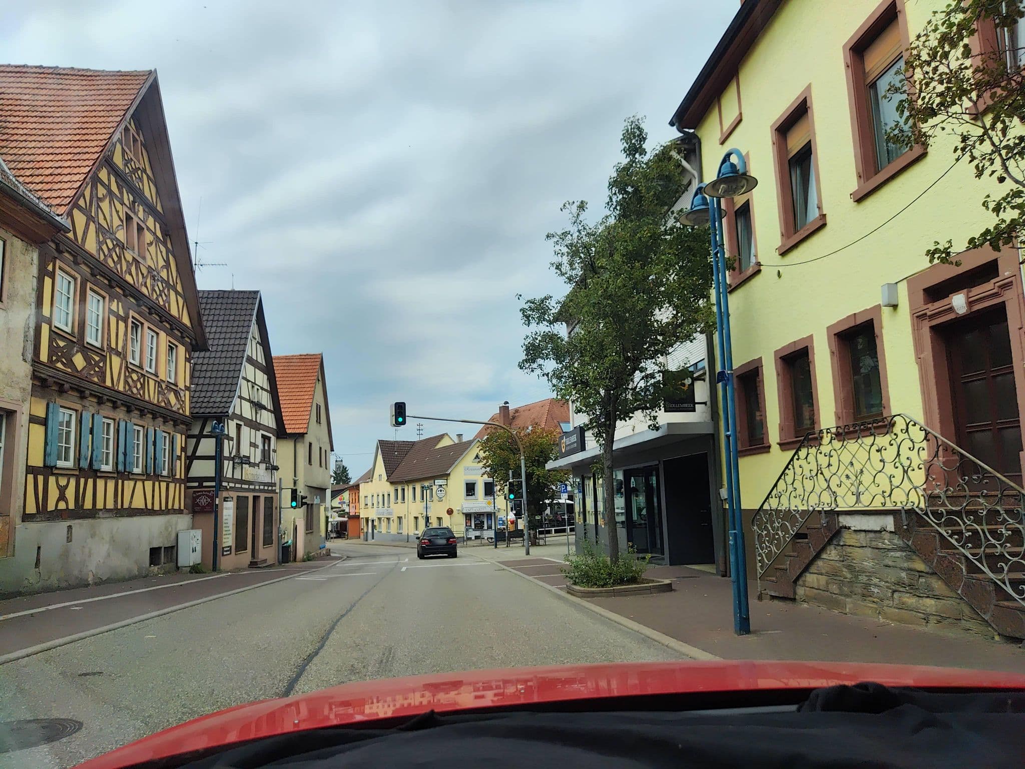 Street view near Hotel Östringer Hof, Östringen — © teddy73 (CC BY-SA · Mapillary)