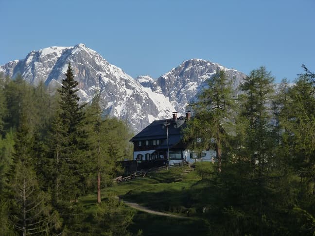 Ostpreußenhütte (via Wikimedia Commons, CC BY-SA 4.0)