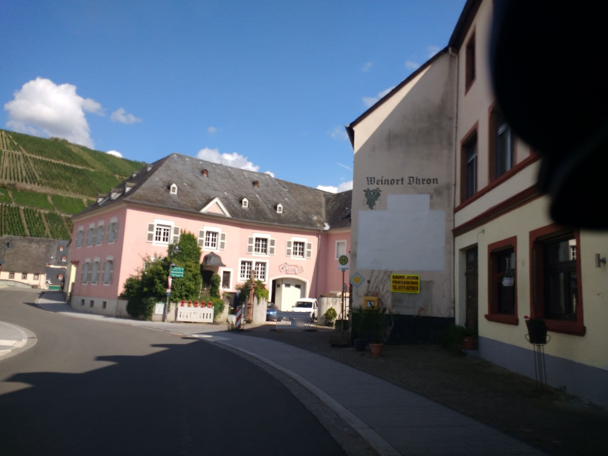 Street view near Gasthaus "Zum Hofberg", Neumagen-Dhron — © igdb (CC BY-SA · Mapillary)