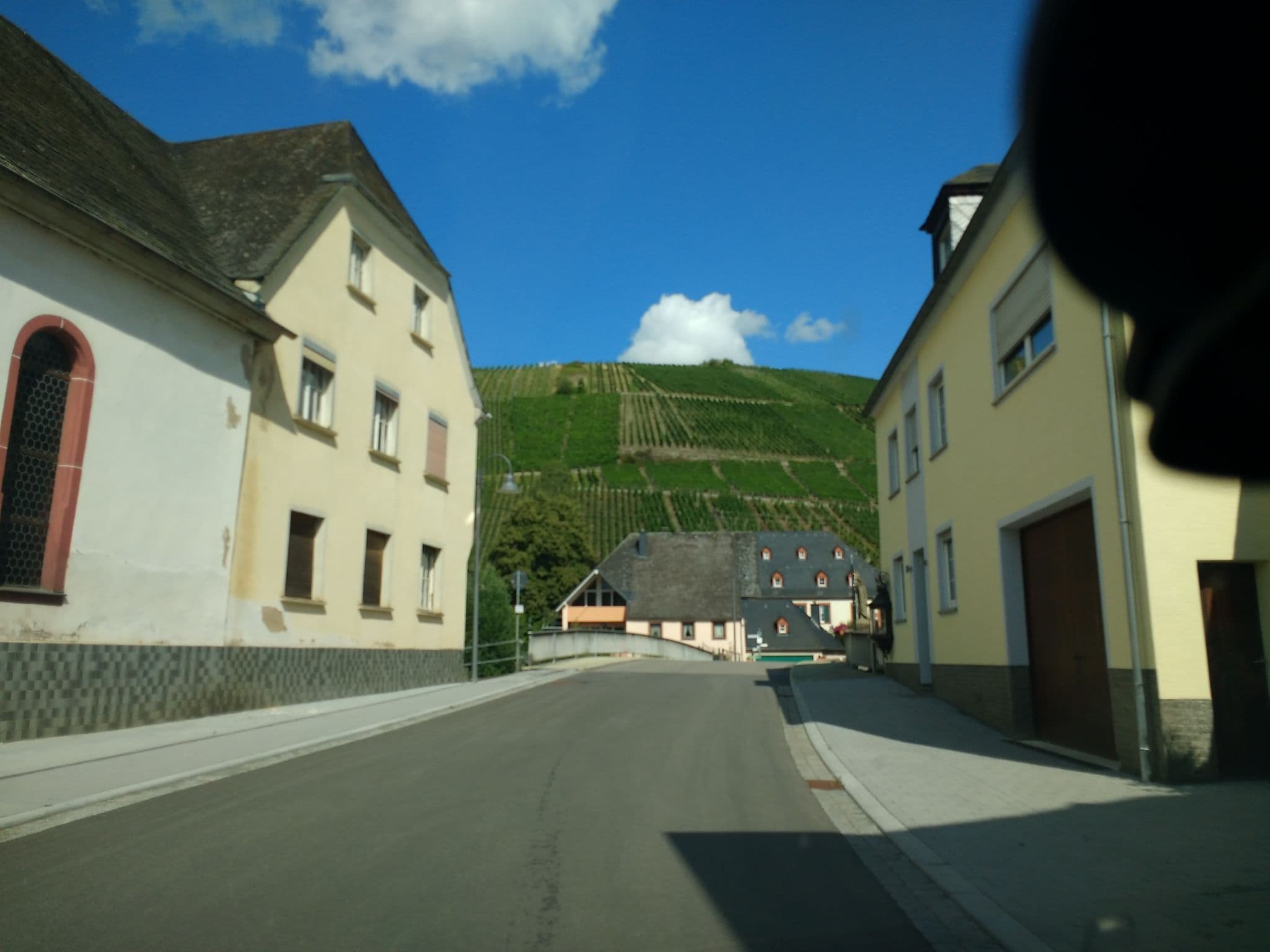 Street view near Gästehaus Weingut Stephan Kohl, Neumagen-Dhron — © igdb (CC BY-SA · Mapillary)
