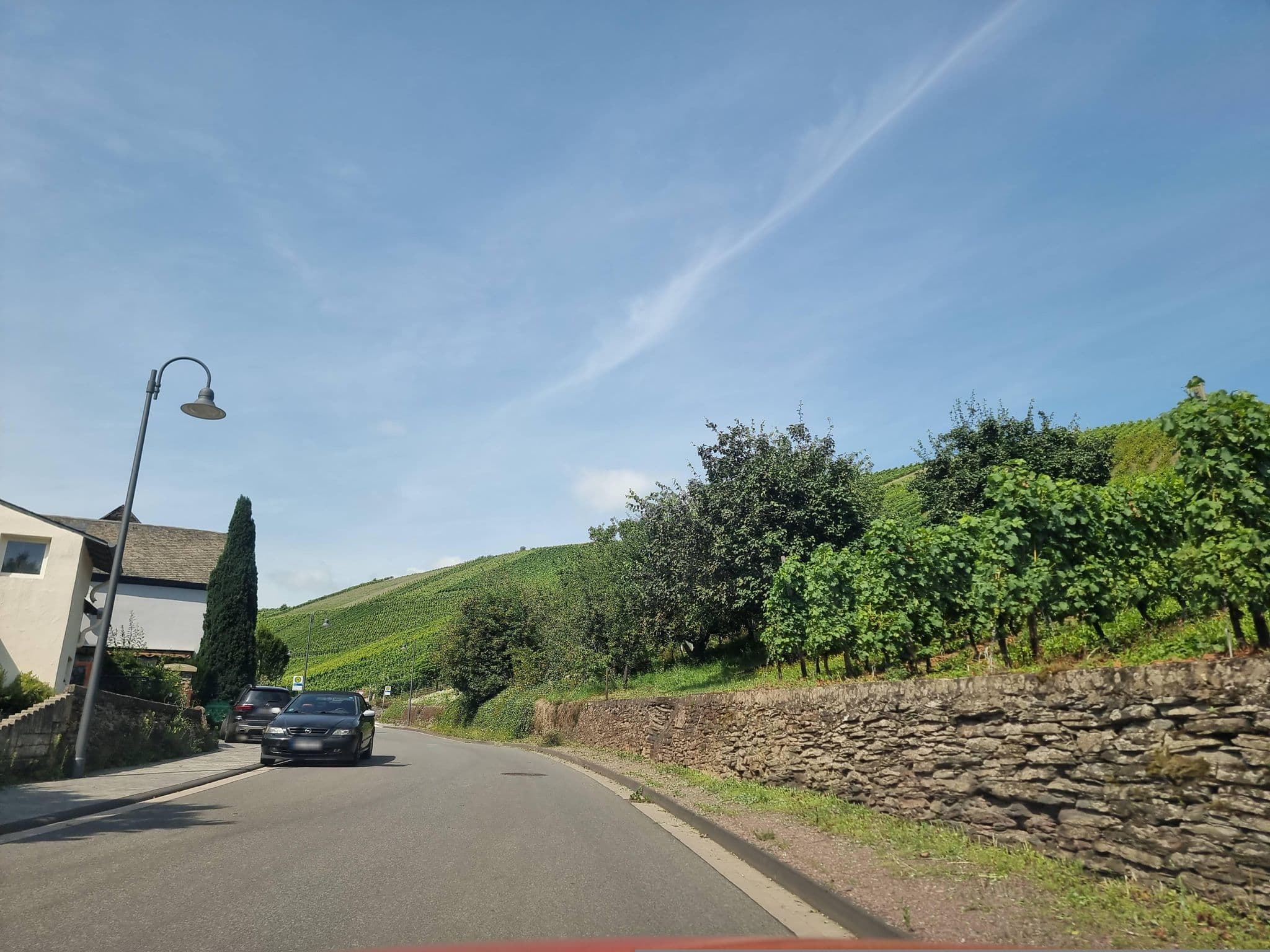 Street view near Gästehaus Weinschröterhof, Neumagen-Dhron — © ma_rt_in (CC BY-SA · Mapillary)
