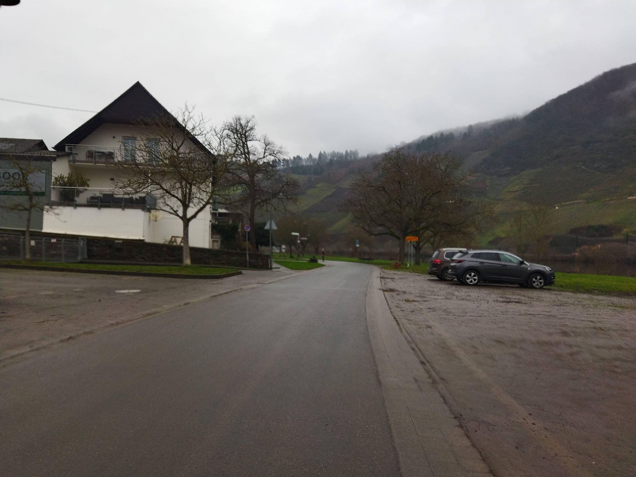 Street view near Wein- und Gästehaus Boor, Kröv — © changchun1 (CC BY-SA · Mapillary)