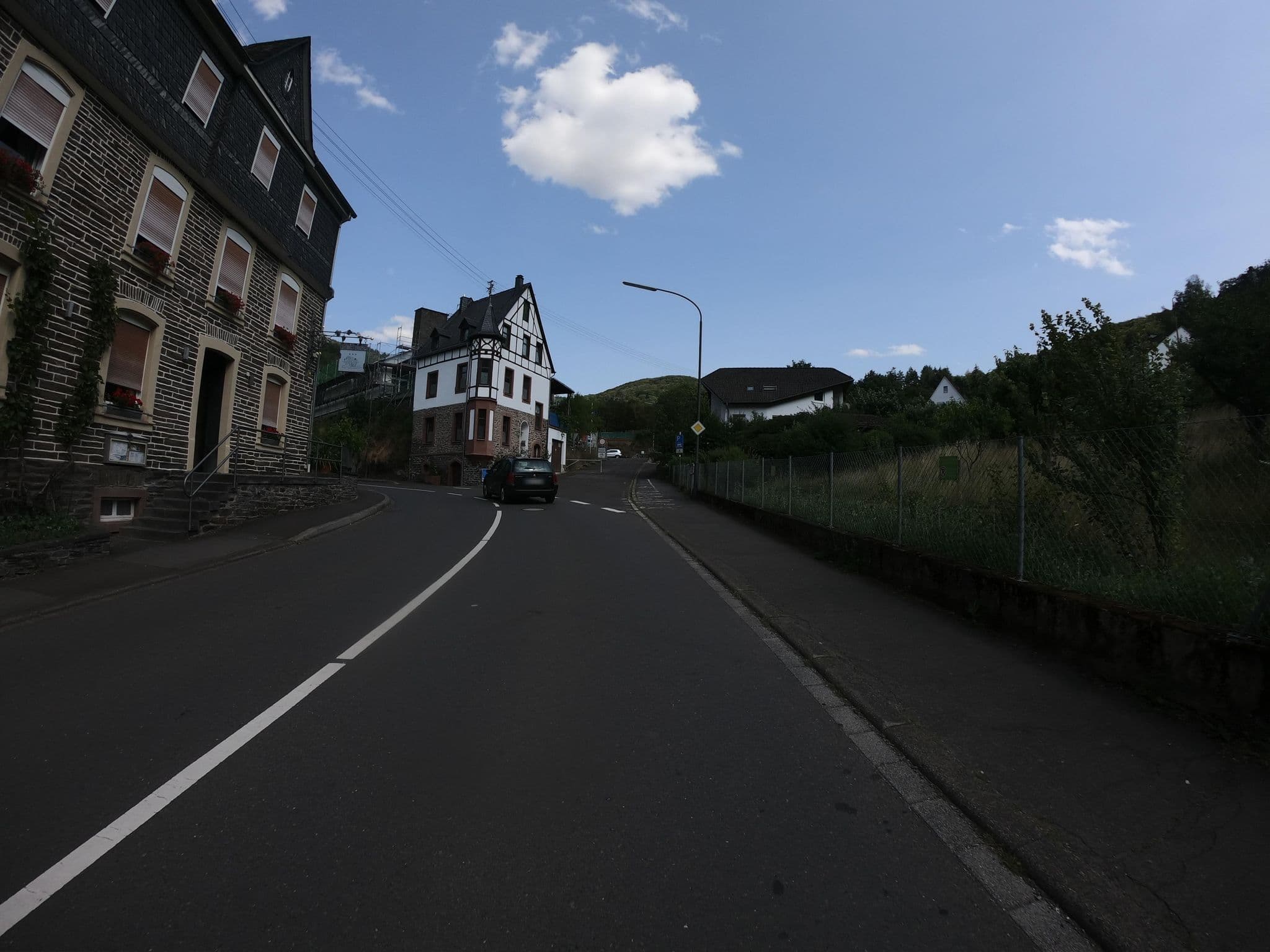 Street view near Weinhaus Gräffs-Mühle, Traben-Trarbach — © joostjakob (CC BY-SA · Mapillary)