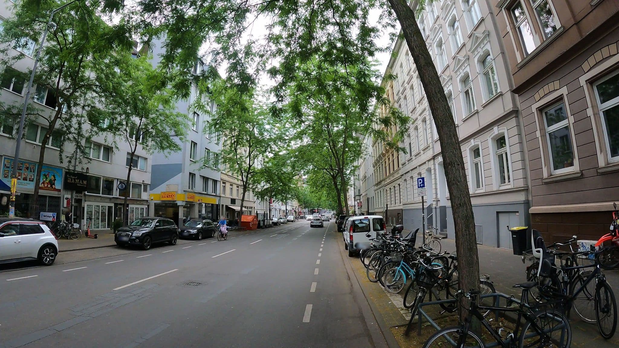 Street view near 1st floor hotel, Nippes — © popball (CC BY-SA · Mapillary)